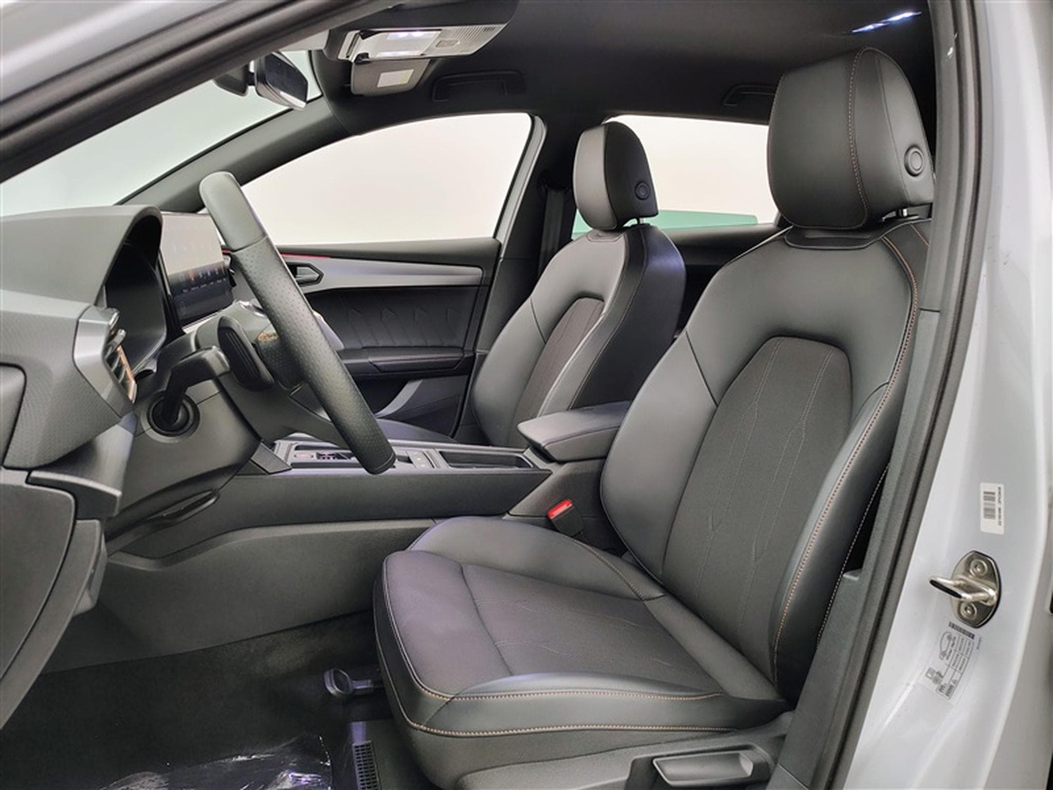 Cupra Leon 1.5 eTSI 150cv DSG  S-CUIR / NAVI / FULL LED / CARPLAY (2024) - Photo 7