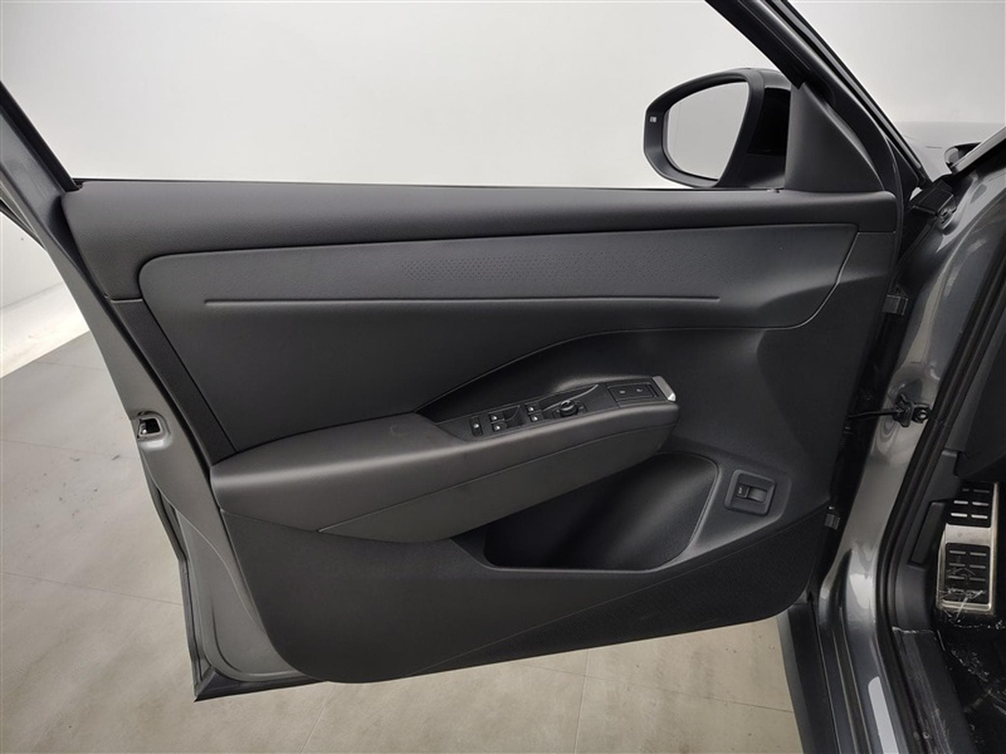 VW T-Roc 1.5 TSI 150cv DSG R-Line CARPLAY / FULL LED / PANO / CAMERA (2026) - Photo 17