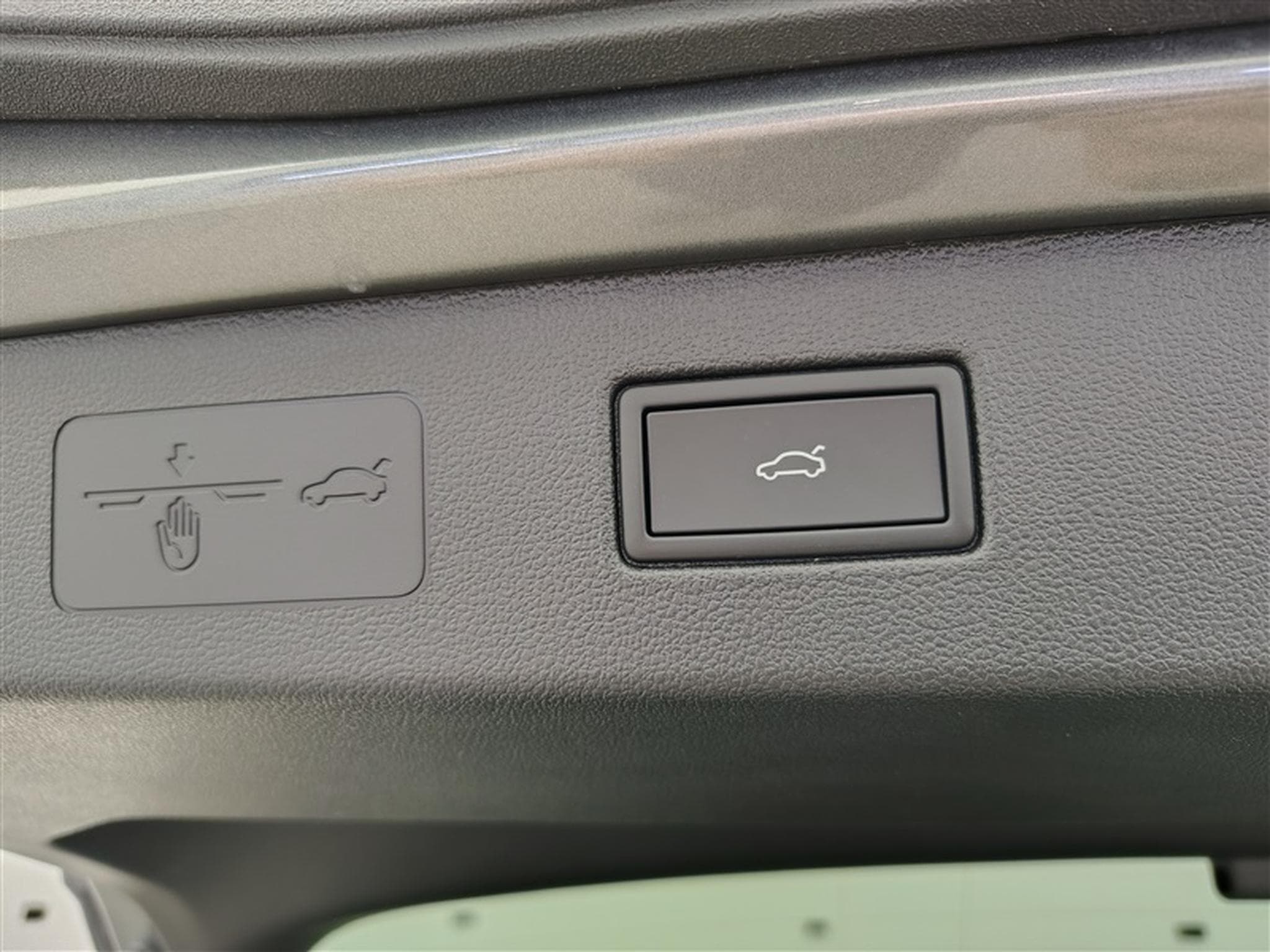 VW T-Roc 1.5 TSI 150cv DSG R-Line CARPLAY / FULL LED / PANO / CAMERA (2026) - Photo 20
