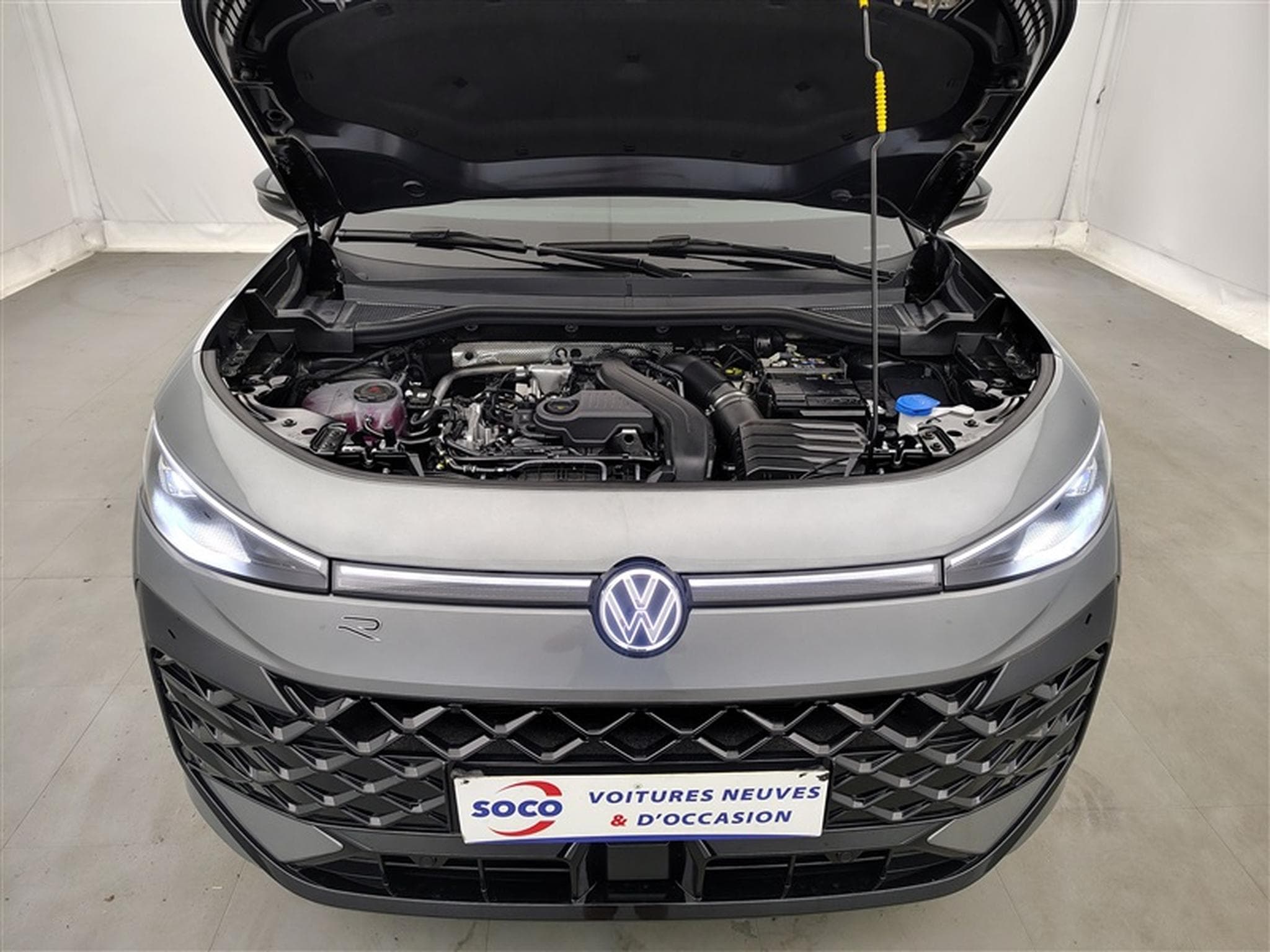 VW T-Roc 1.5 TSI 150cv DSG R-Line CARPLAY / FULL LED / PANO / CAMERA (2026) - Photo 21