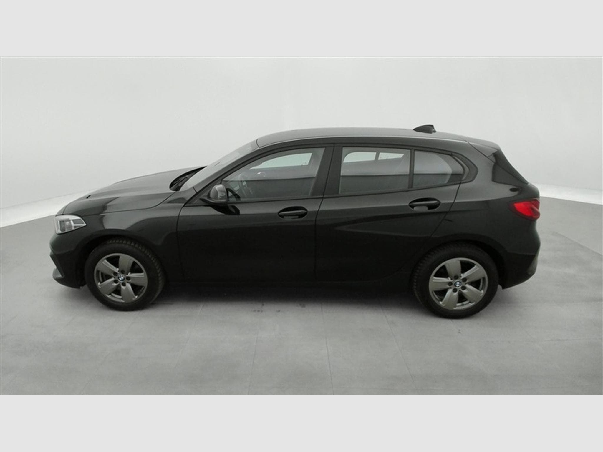 BMW 118 i  Navi Cockpit / Led / PDC av+ar (2021) - Photo 3