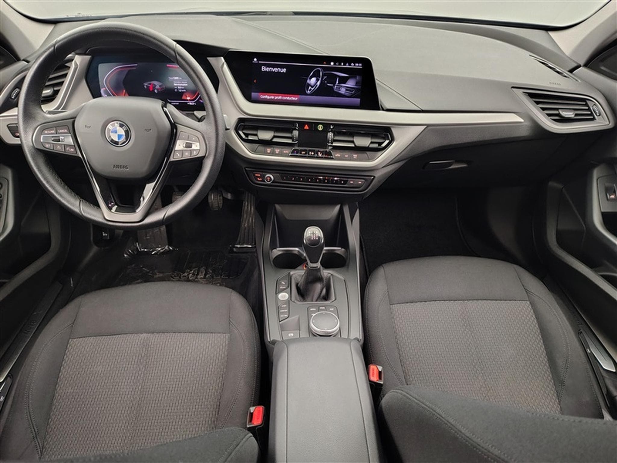 BMW 118 i  Navi Cockpit / Led / PDC av+ar (2021) - Photo 8