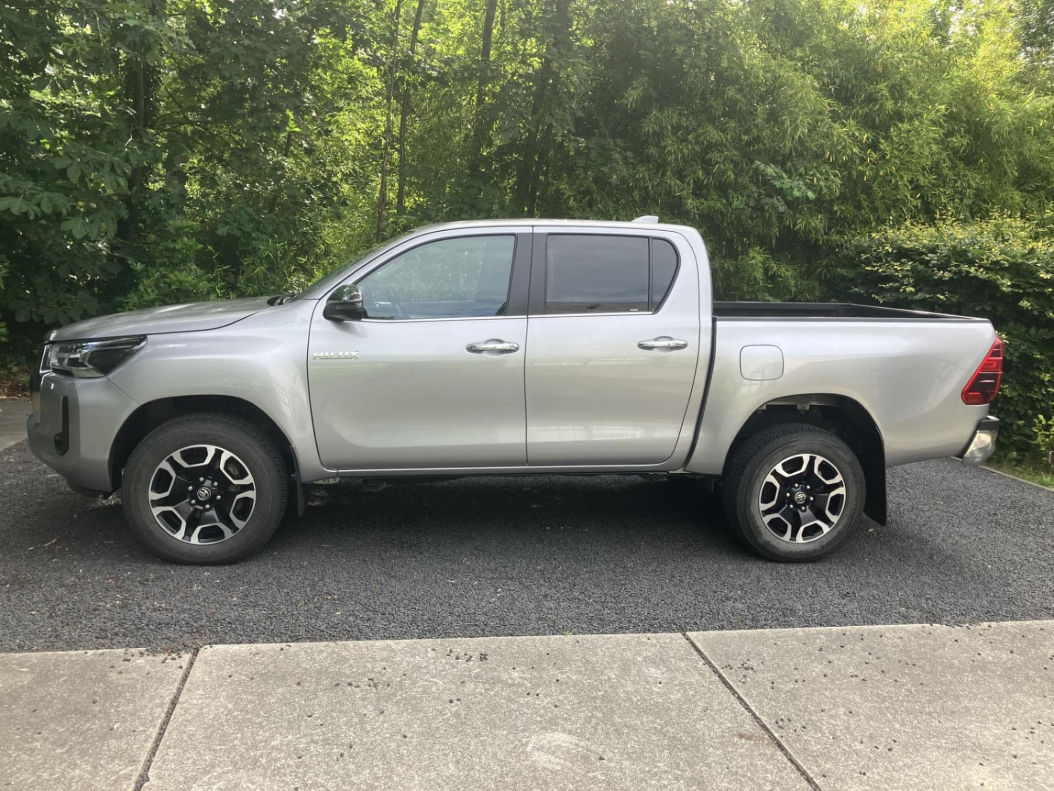 Toyota Hilux Comfort Double Cab (2024) - Photo 9