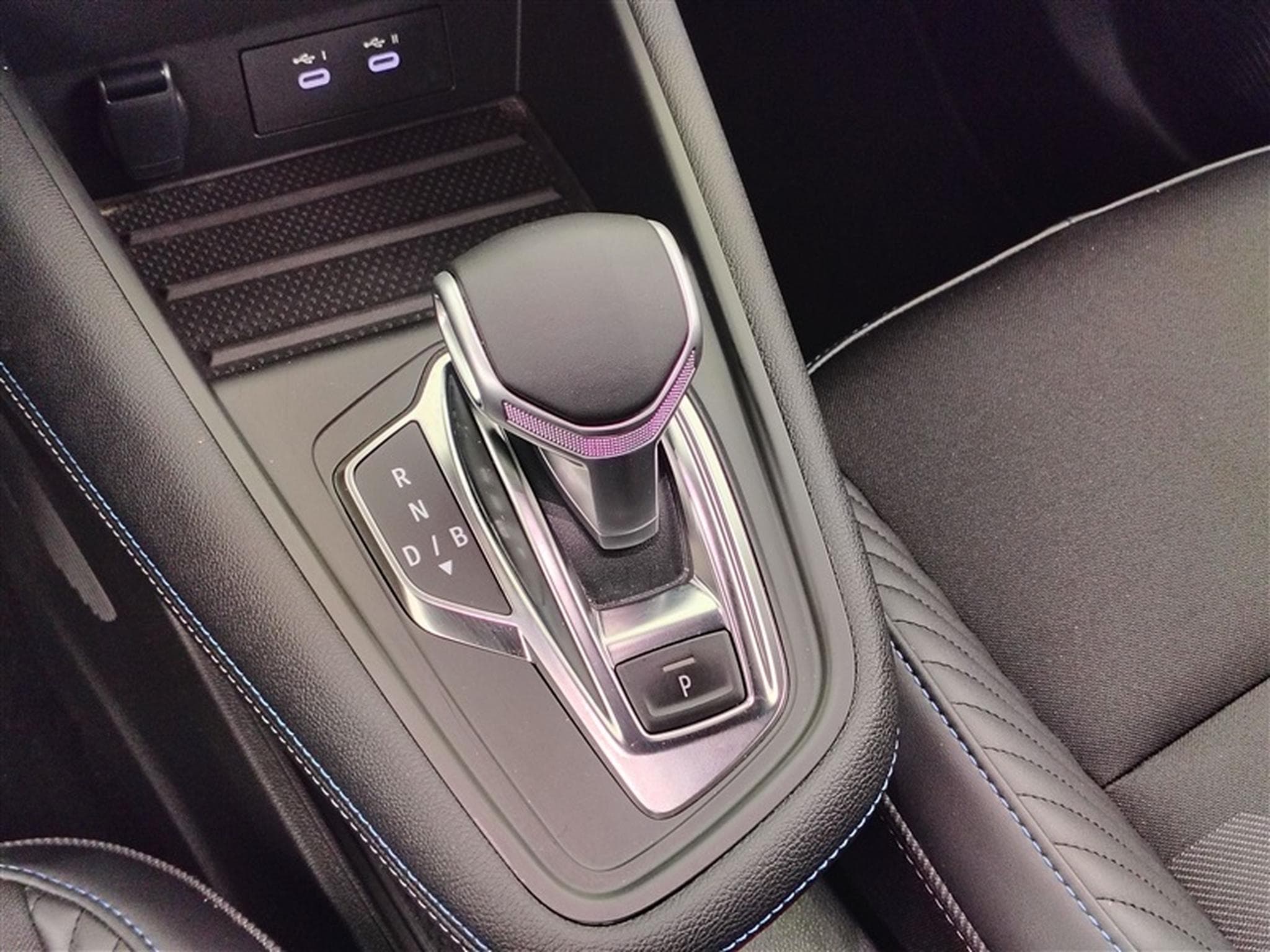 Renault Symbioz 1.6 E-TECH 145 Full Hybride Esprit Alpine NAVI/ S-CUIR/ LED (2025) - Photo 12