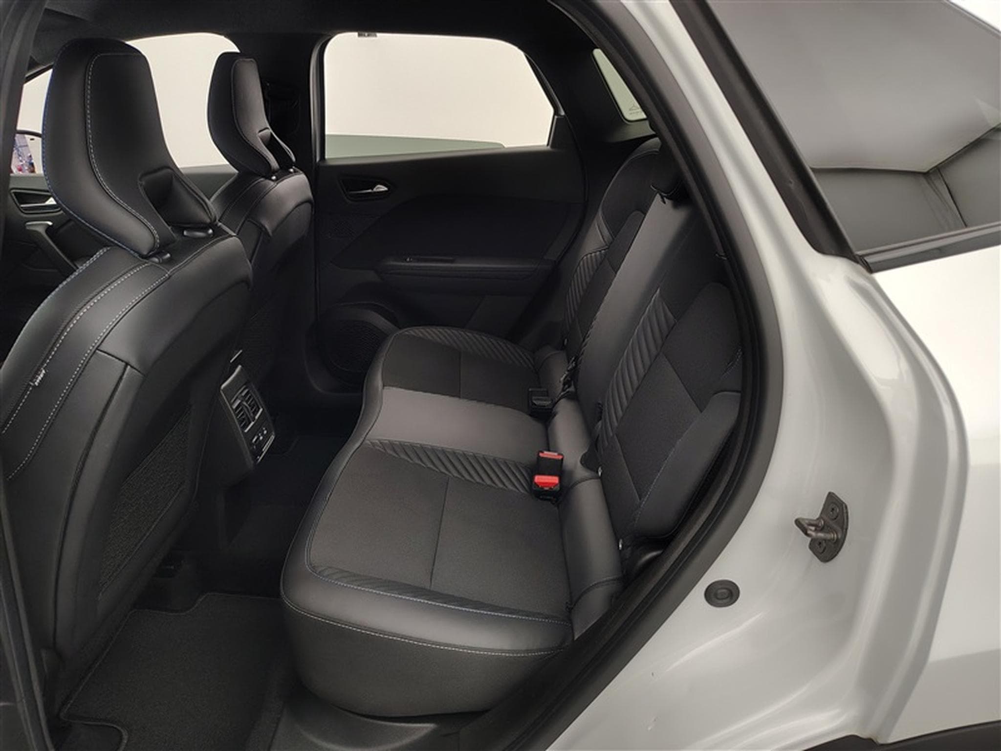 Renault Symbioz 1.6 E-TECH 145 Full Hybride Esprit Alpine NAVI/ S-CUIR/ LED (2025) - Photo 13