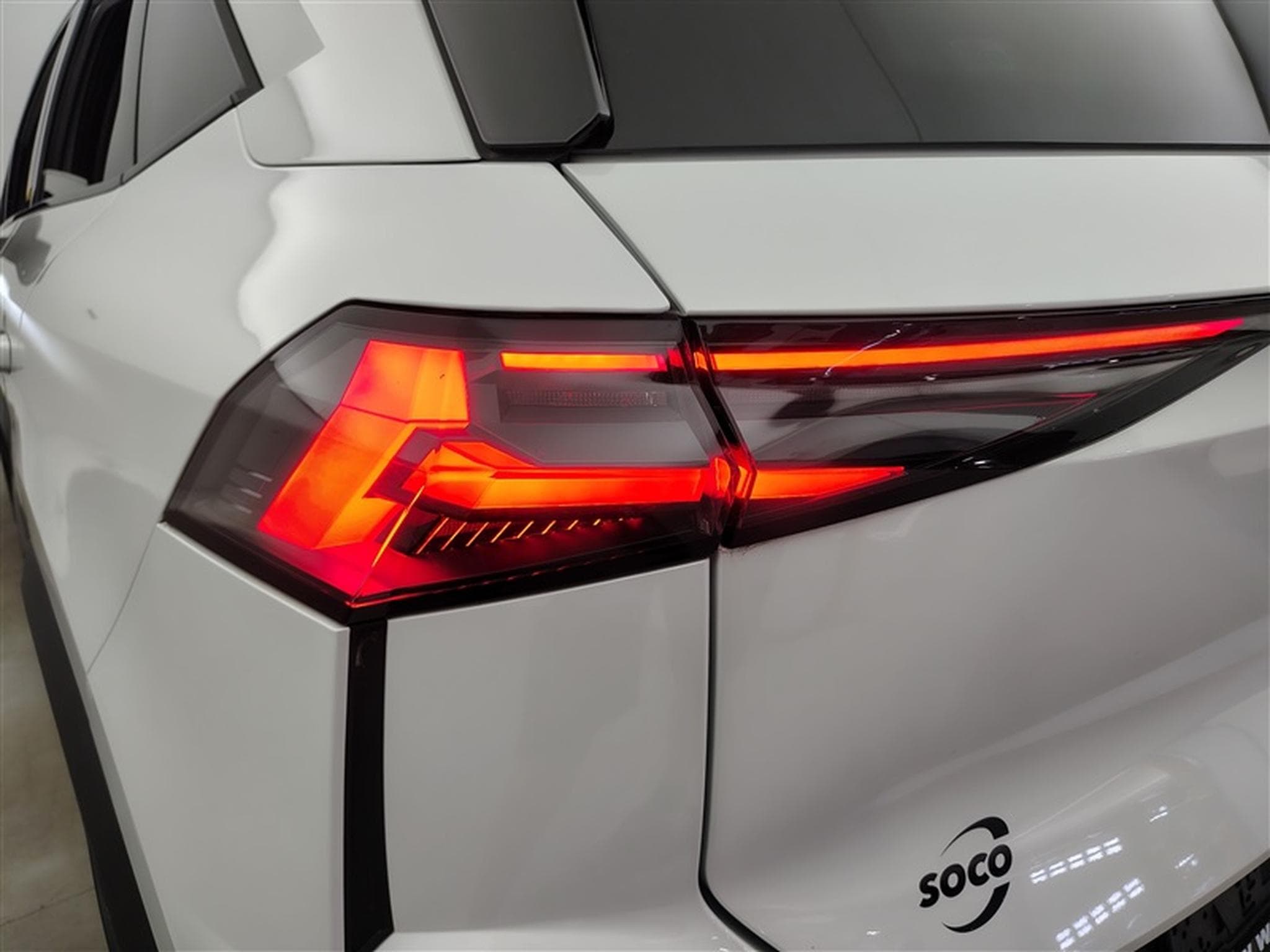 Renault Symbioz 1.6 E-TECH 145 Full Hybride Esprit Alpine NAVI/ S-CUIR/ LED (2025) - Photo 16