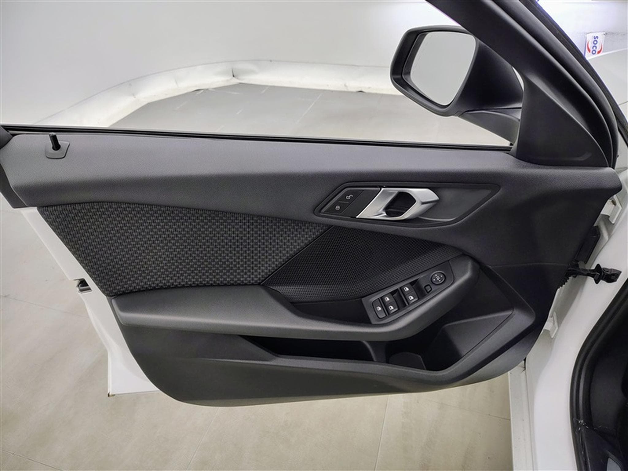 BMW 118 iA Business NAVI / FULL LED / PDC AV-AR (2024) - Photo 17