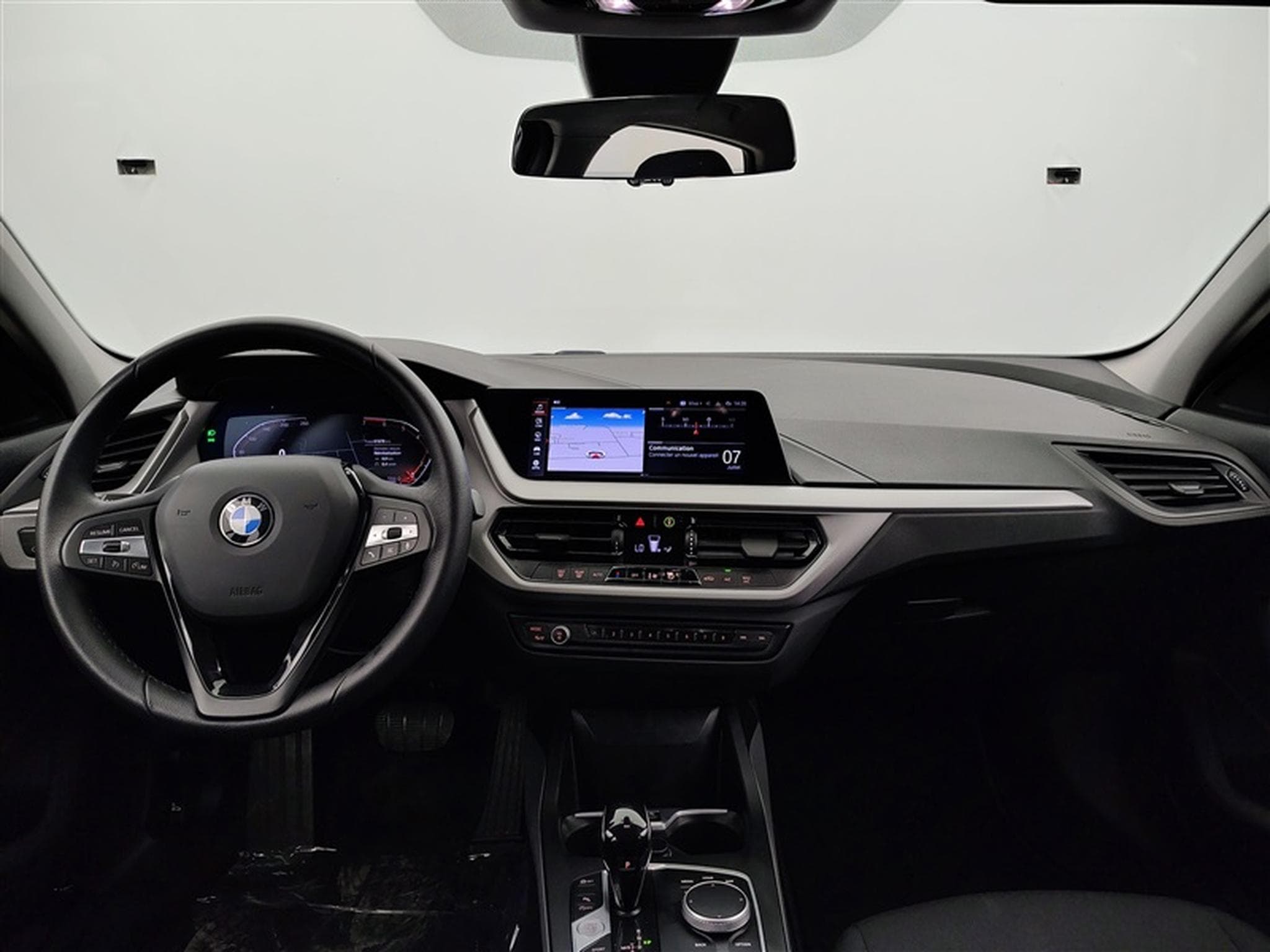 BMW 118 iA Business NAVI / FULL LED / PDC AV-AR (2024) - Photo 8