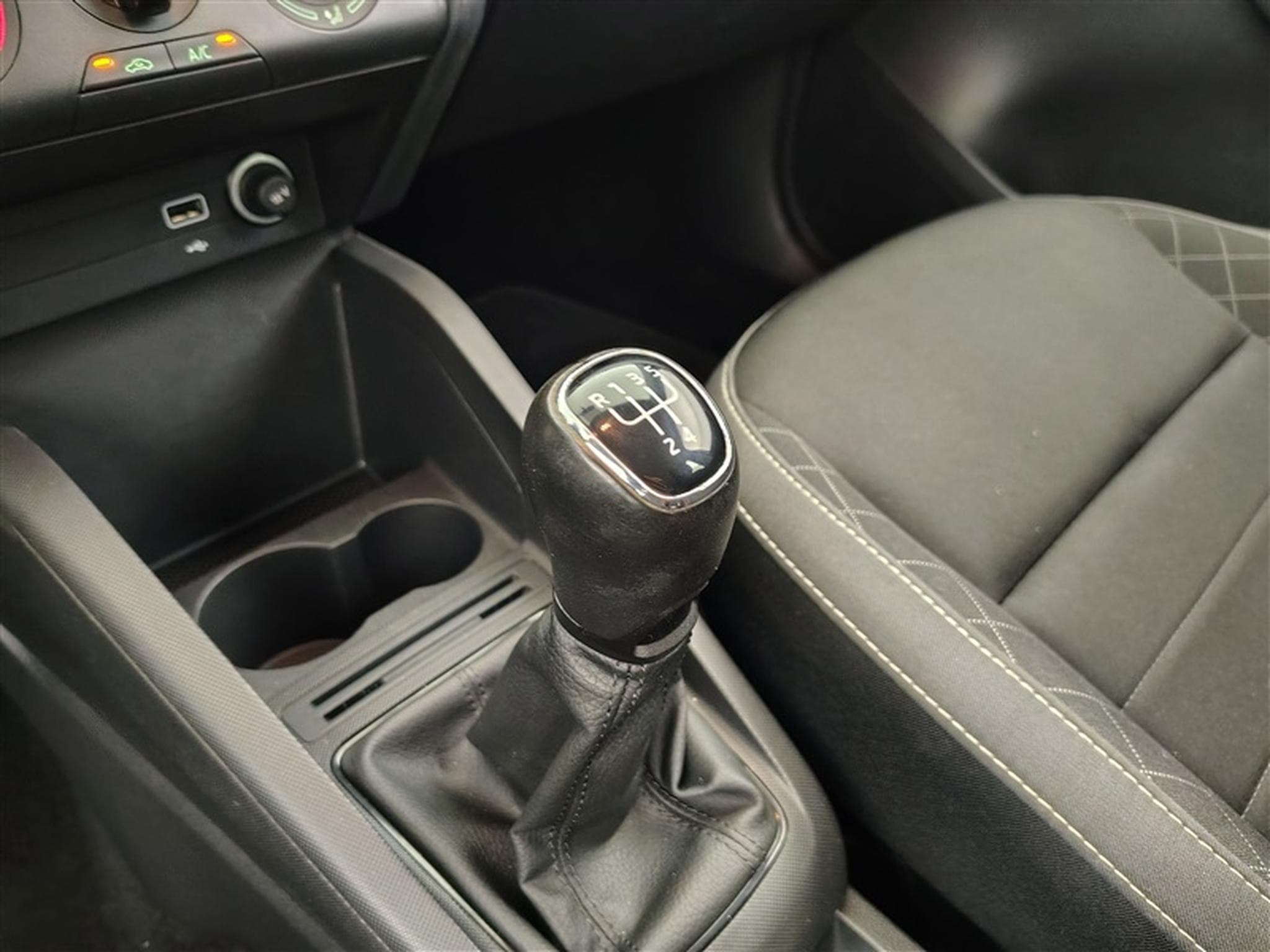 Skoda Fabia Combi 1.0 TSI 95Cv Ambition CARPLAY / ALU (2021) - Photo 11
