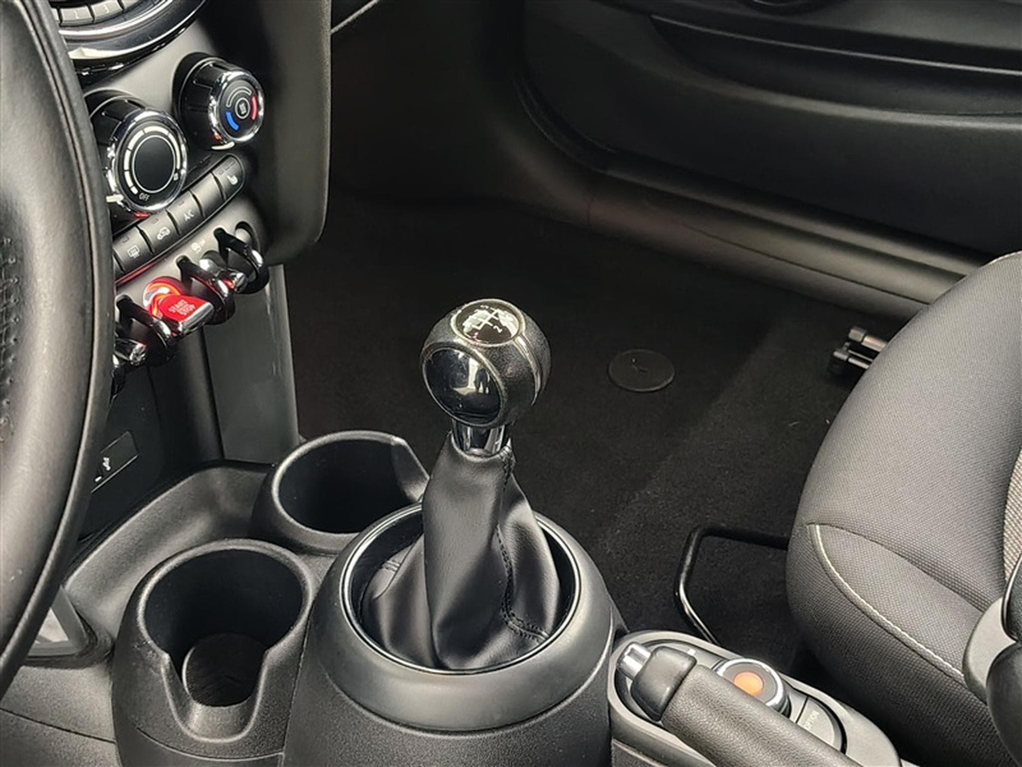MINI Cooper Mini 1.5 One OPF (EU6d) (2021) - Photo 12