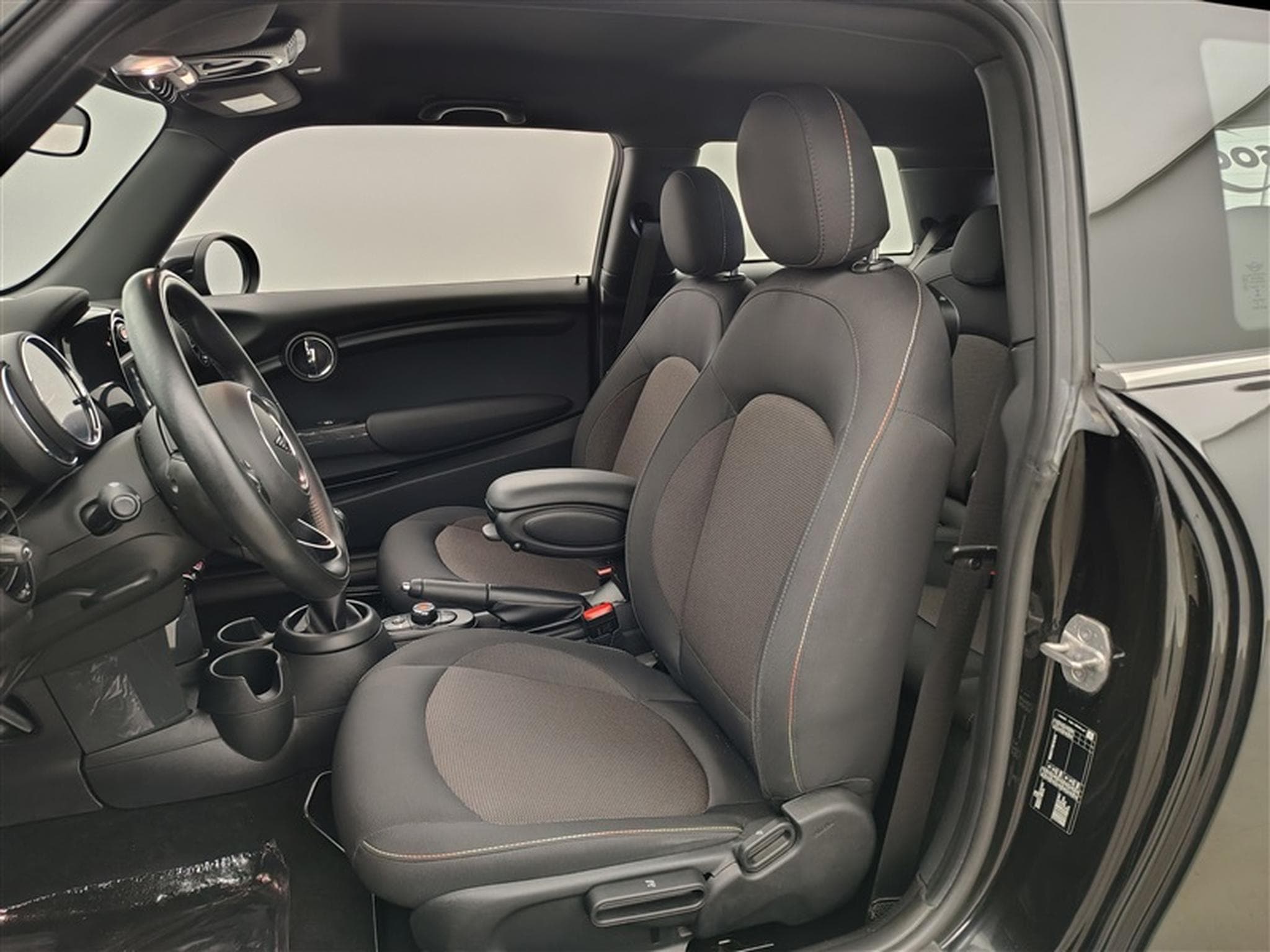MINI Cooper Mini 1.5 One OPF (EU6d) (2021) - Photo 7