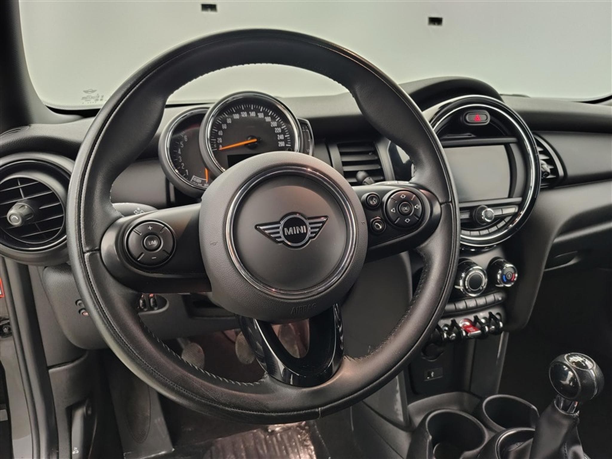 MINI Cooper Mini 1.5 One OPF (EU6d) (2021) - Photo 9