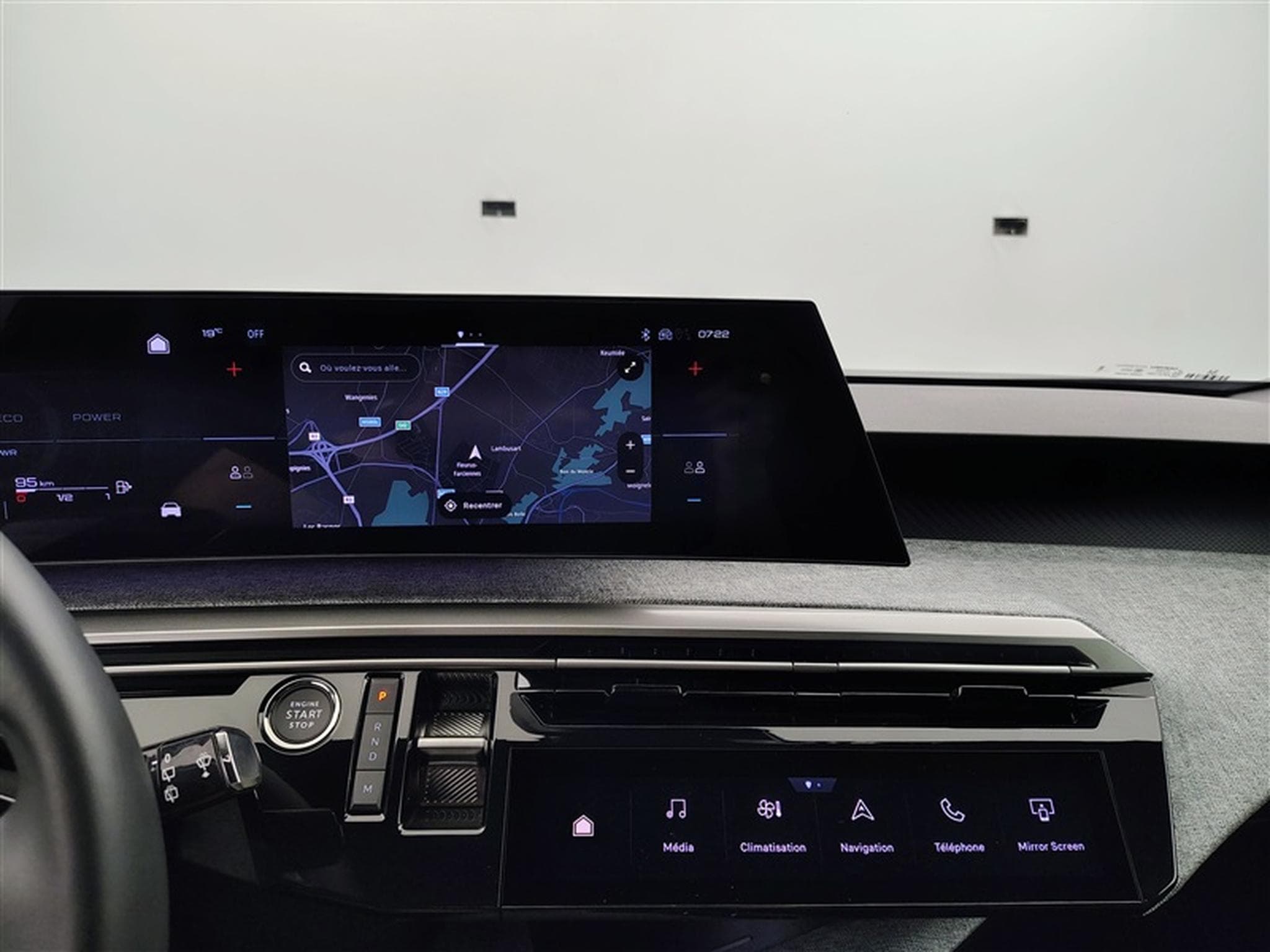 Peugeot 5008 1.2 HYBRID 145cv e-DCS6 Allure NAVI /CARPLAY/FULL LED/S-CUIR (2025) - Photo 11