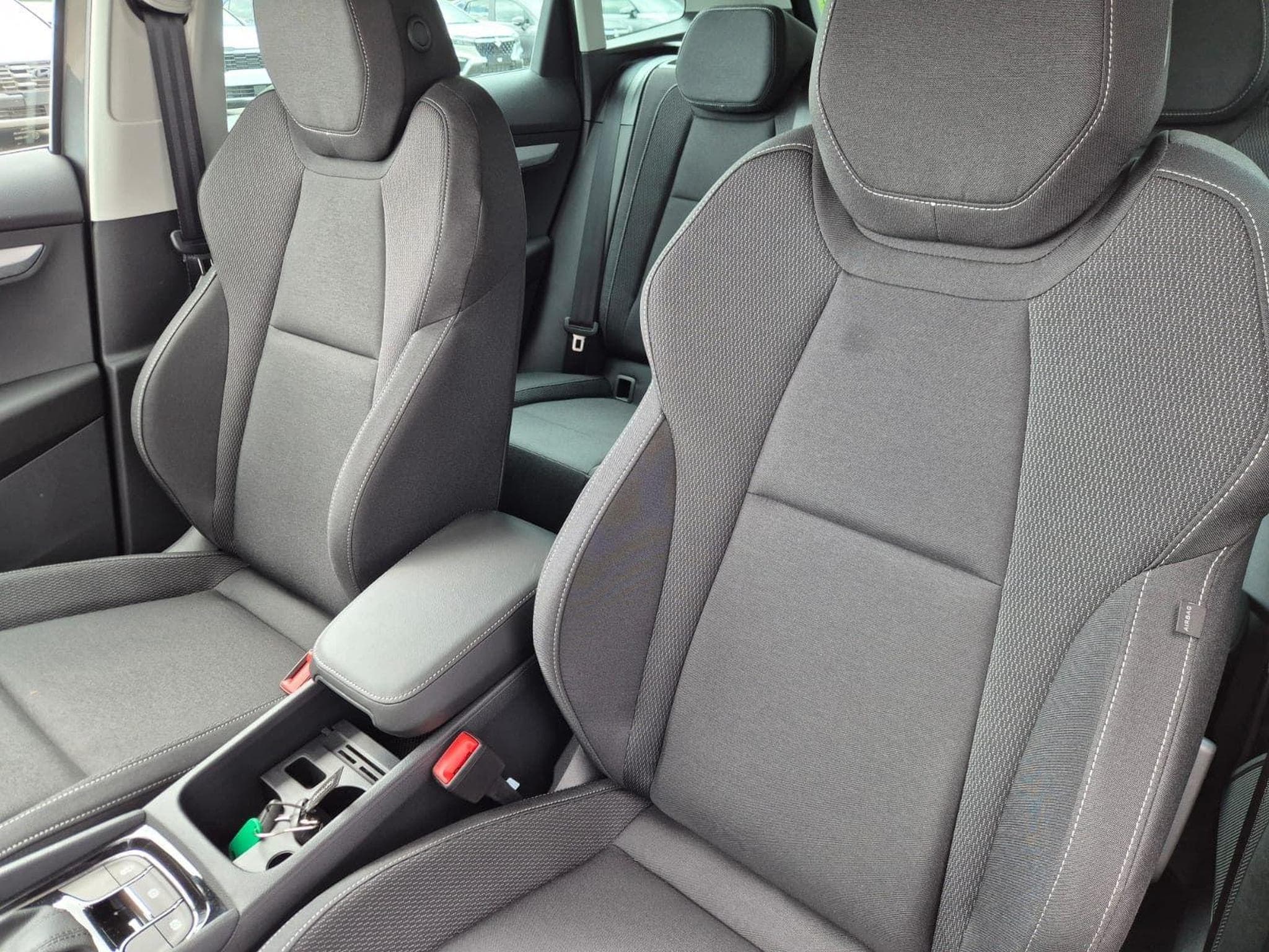 Skoda Karoq Selection (2026) - Photo 13