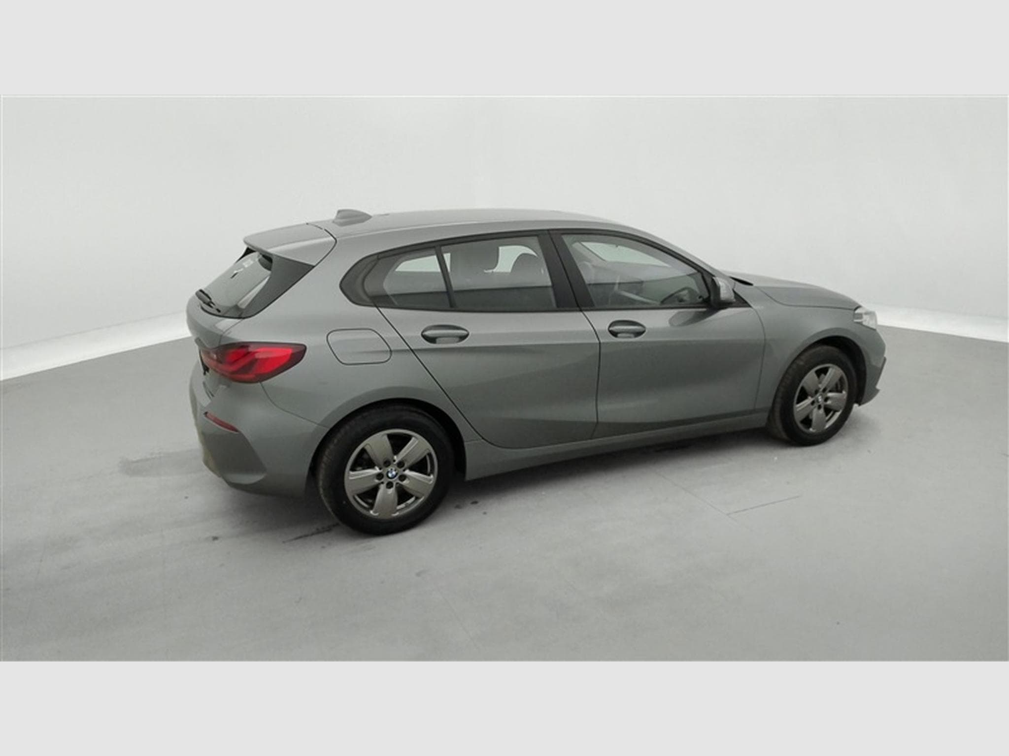 BMW 118 iA Business NAVI / FULL LED / PDC AV-AR (2023) - Photo 25