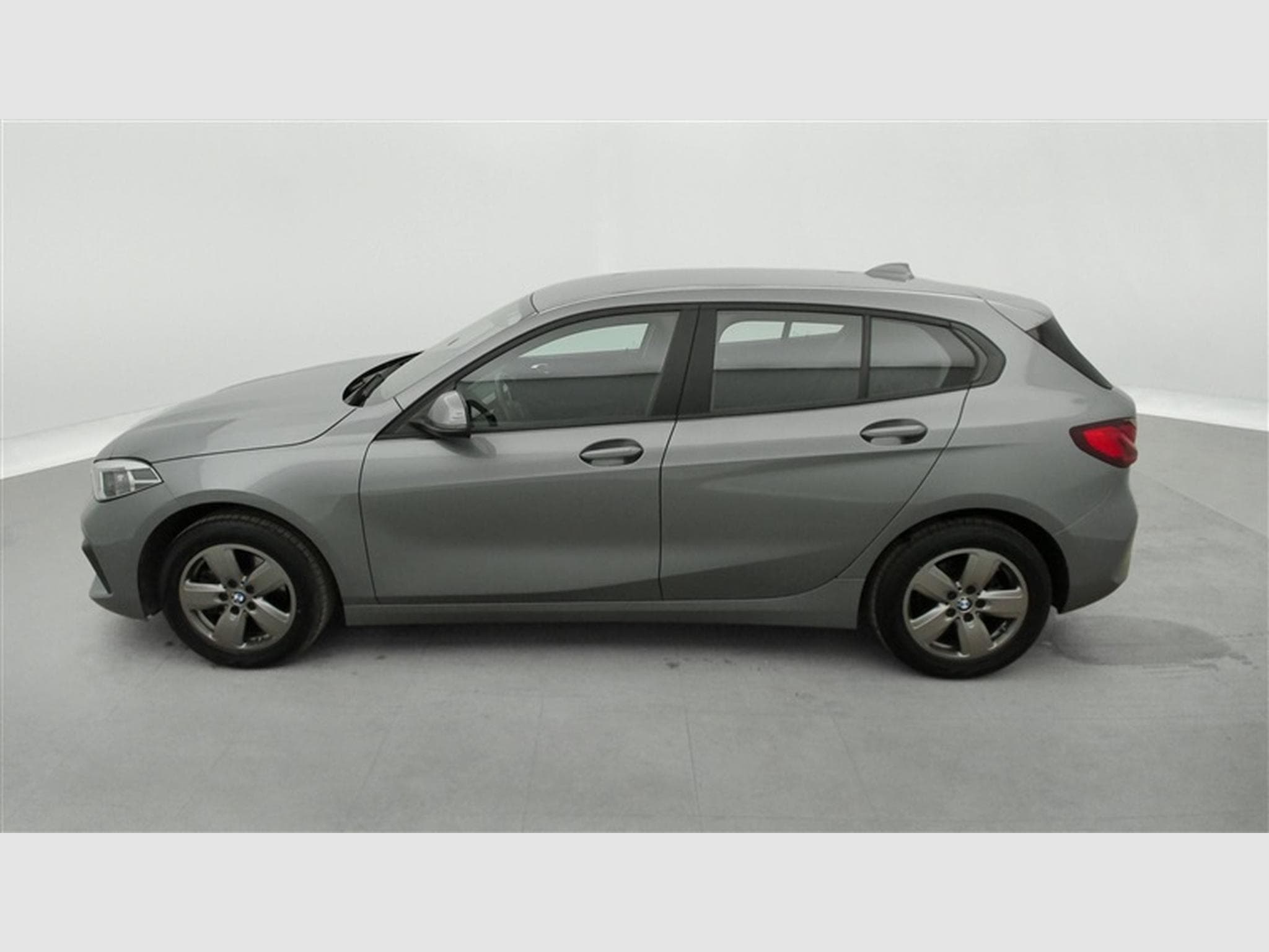 BMW 118 iA Business NAVI / FULL LED / PDC AV-AR (2023) - Photo 3