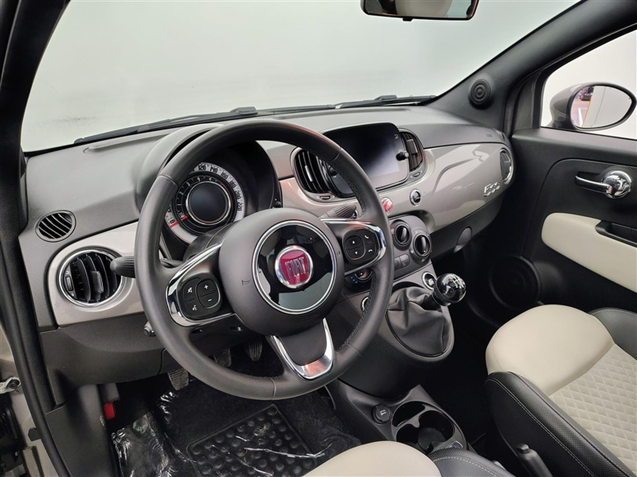 Fiat 500 1.0i MHEV Dolcevita S-CUIR / PANO / CARPLAY / PDC (2022) - Photo 8