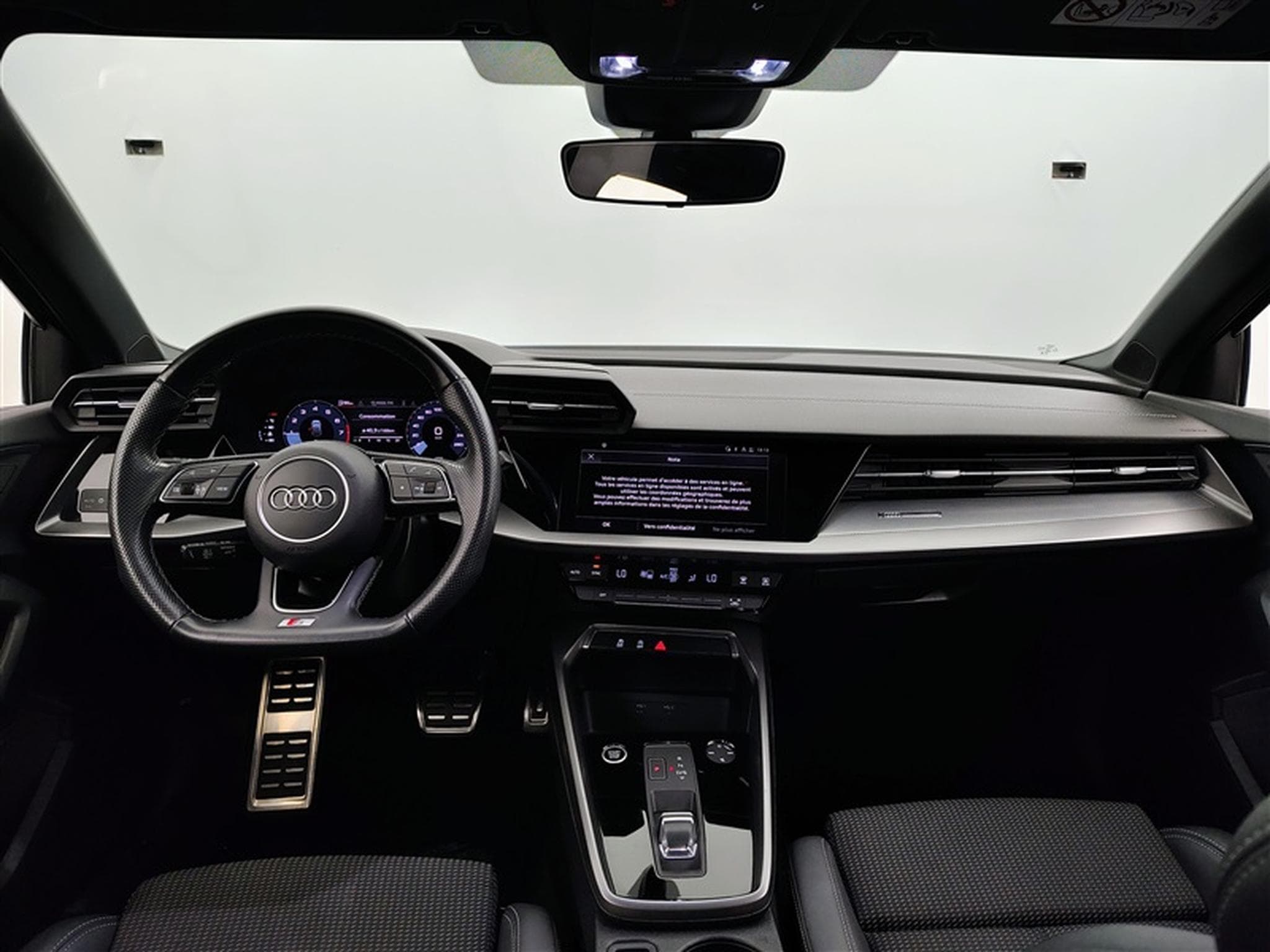 Audi A3 30 TFSI S-Line S-tronic Navi / Led / PDC av+ar (2023) - Photo 8
