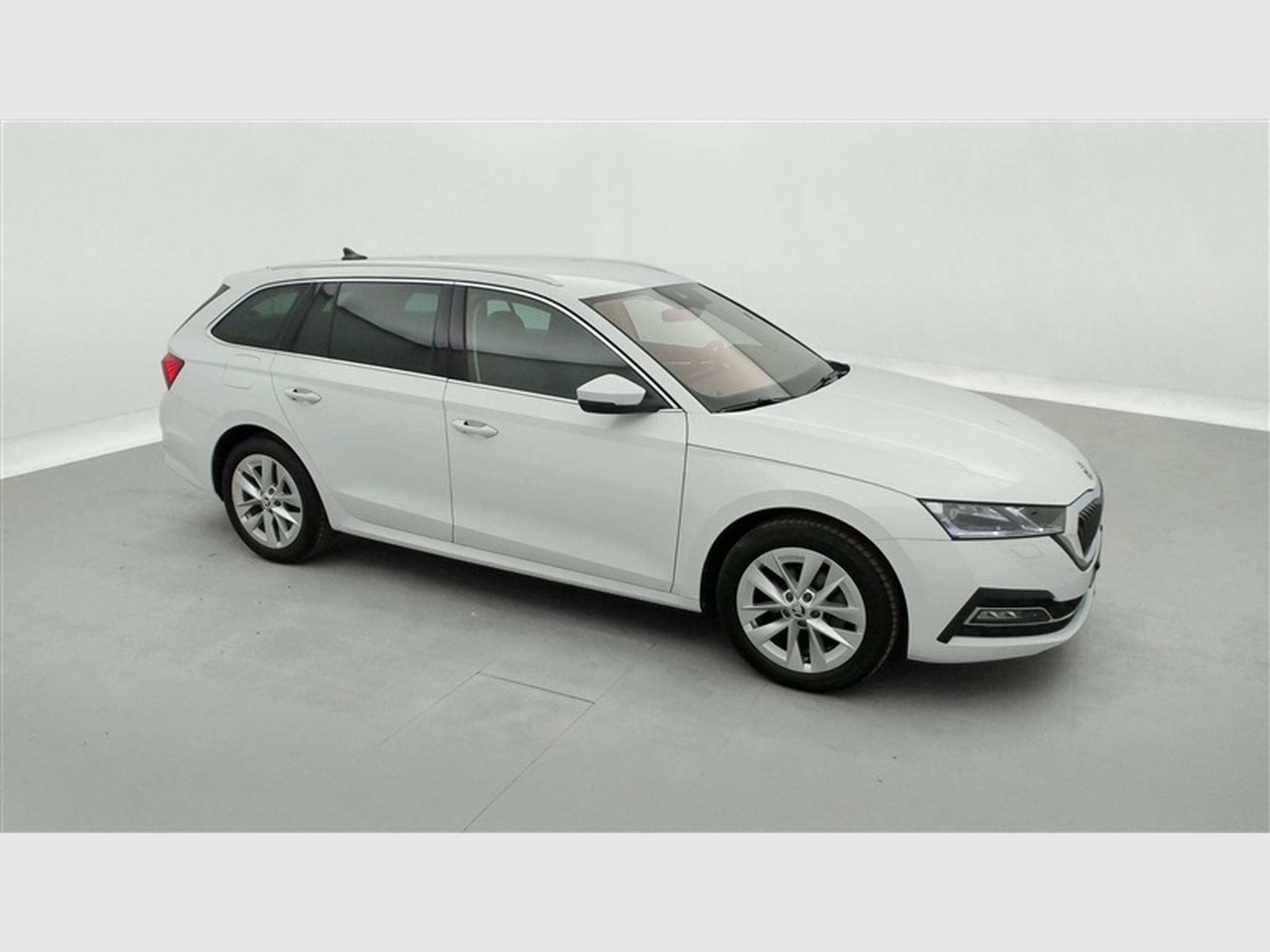 Skoda Octavia SW 1.0 TSI eTec MHE Clever+ DSG (2022) - Photo 25
