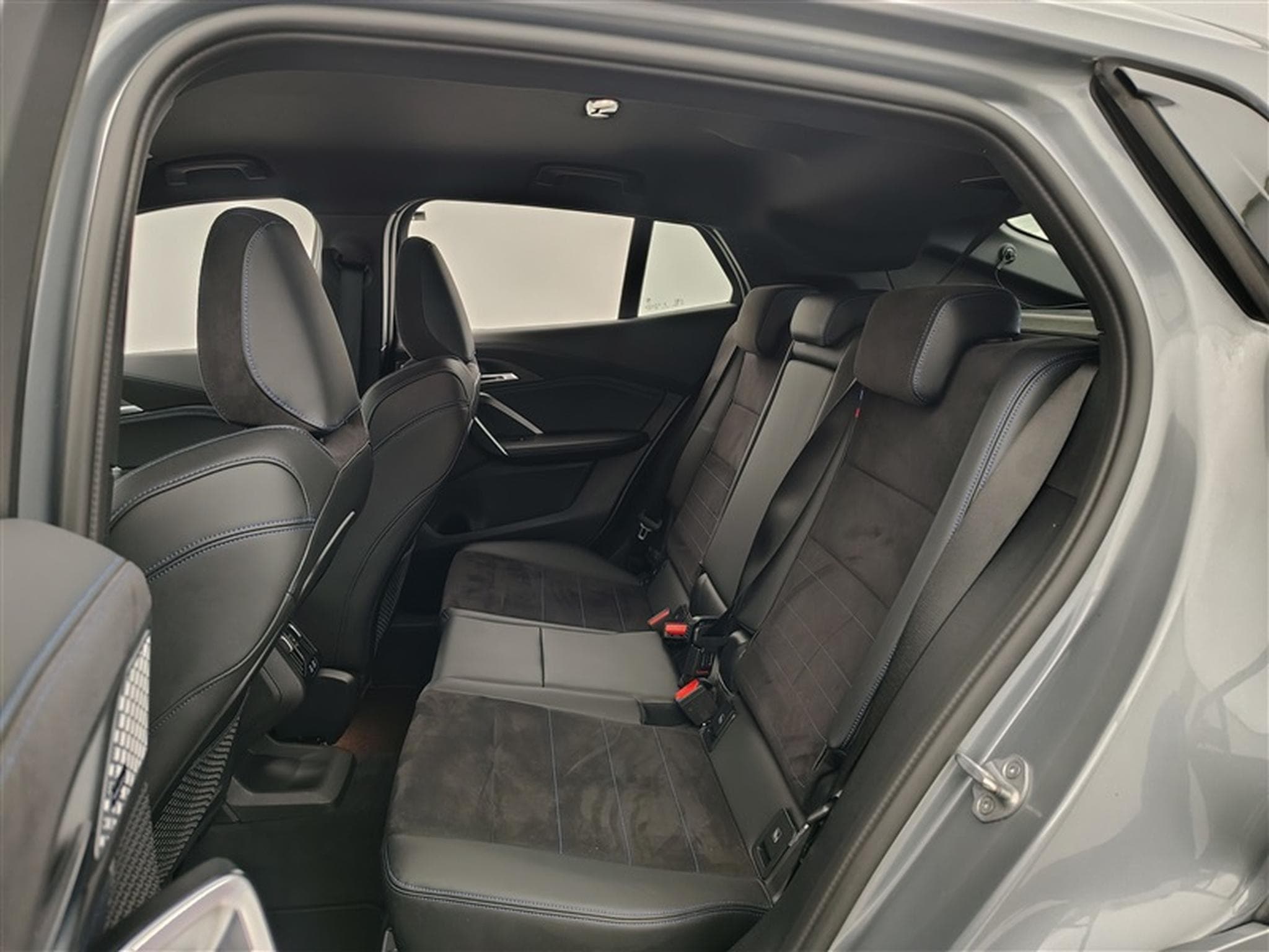 BMW X2 1.5iA sDrive20 PACK M NAVI / FULL LED / S-CUIR (2024) - Photo 13