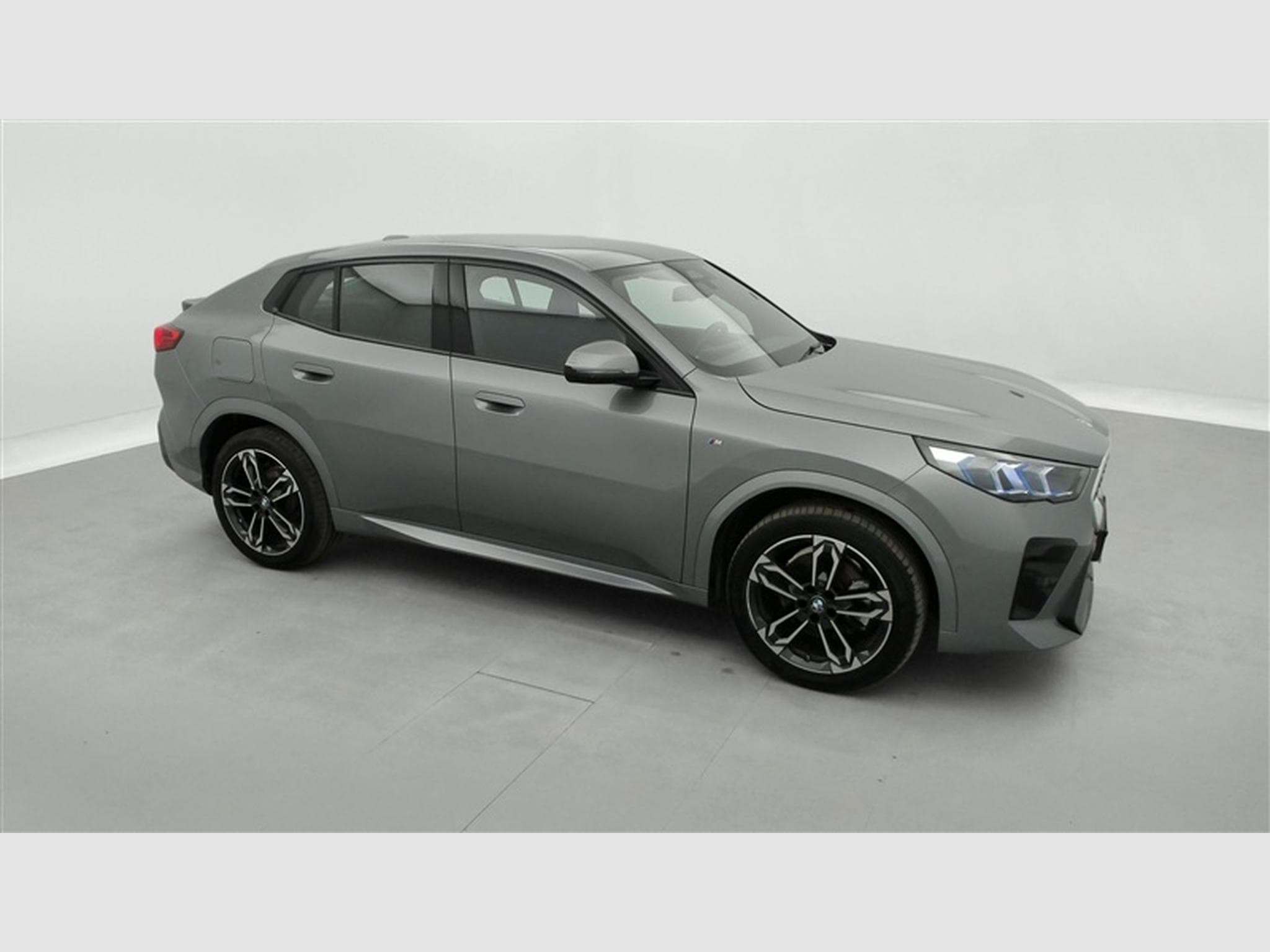 BMW X2 1.5iA sDrive20 PACK M NAVI / FULL LED / S-CUIR (2024) - Photo 24