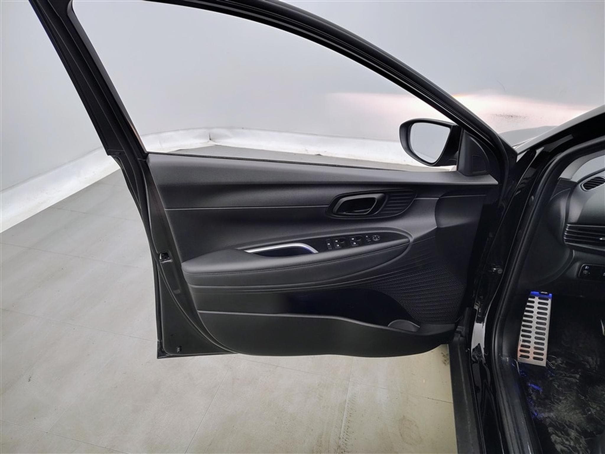 Hyundai Bayon 1.0 T-GDi MHEV Techno DCT/NAVI/LED/JA/PDC (2023) - Photo 16