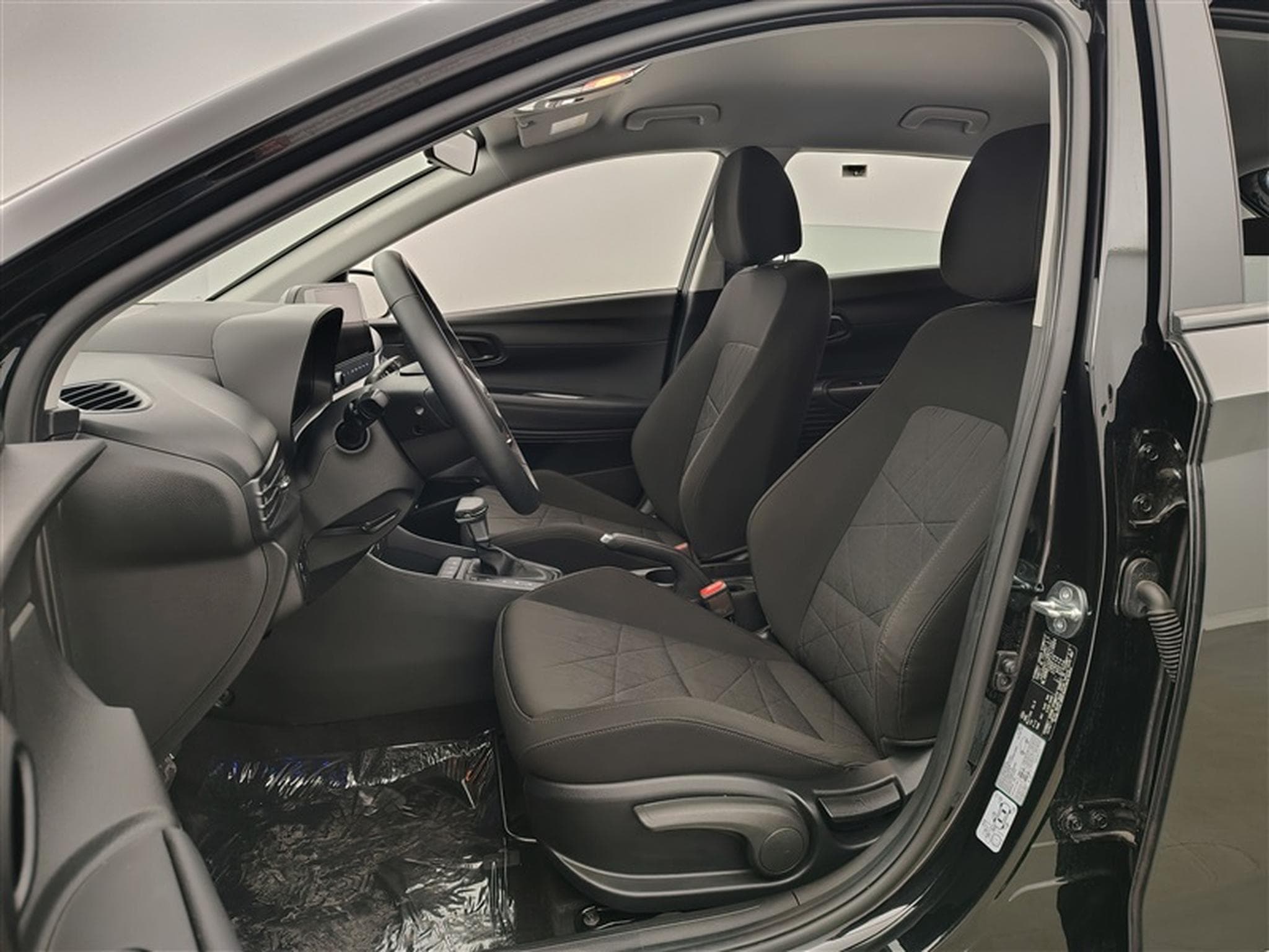 Hyundai Bayon 1.0 T-GDi MHEV Techno DCT/NAVI/LED/JA/PDC (2023) - Photo 7