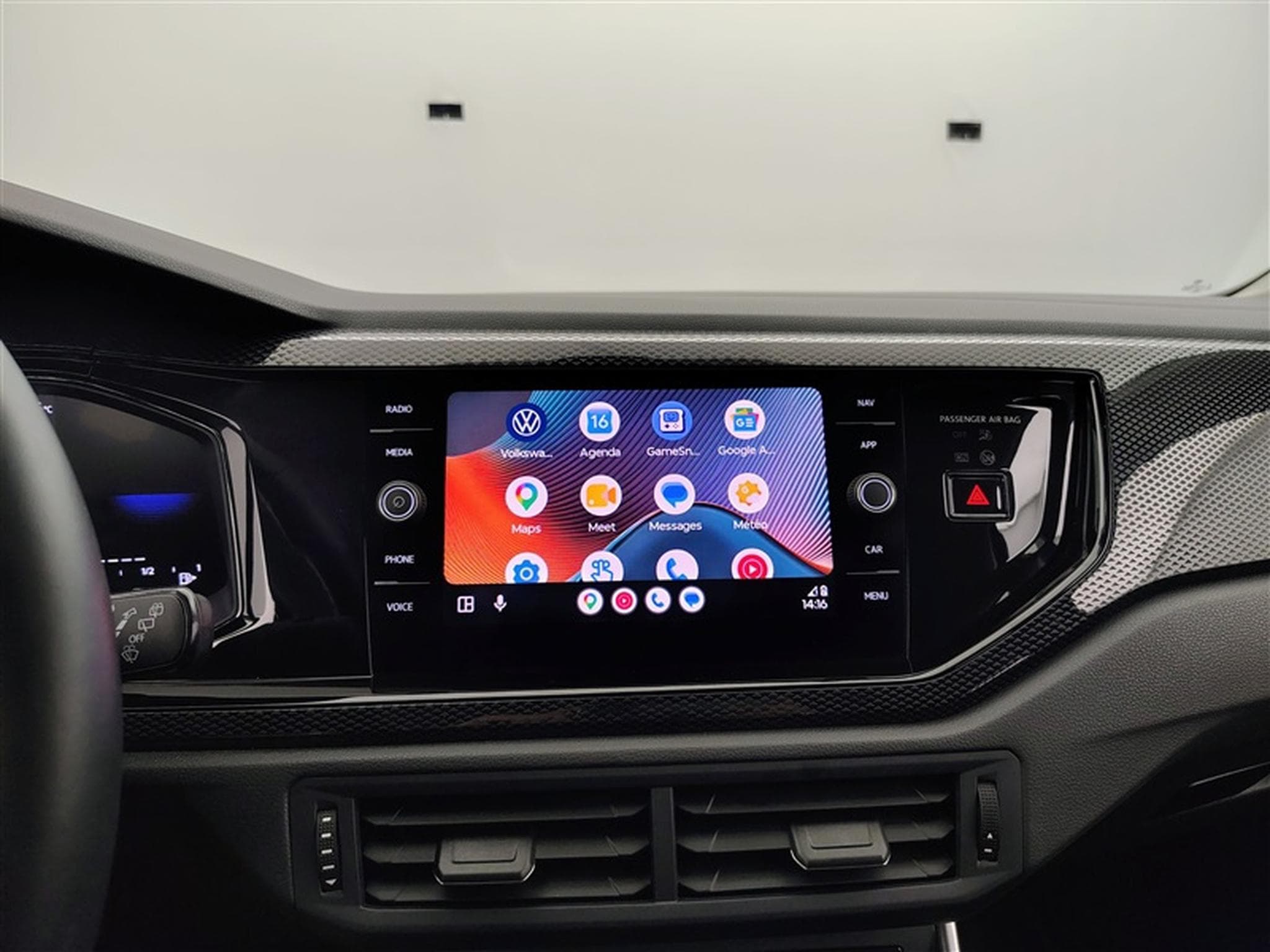 VW Taigo 1.0 TSI 115cv DSG Style CARPLAY / FULL LED / CAMERA / JA 17" (2025) - Photo 19