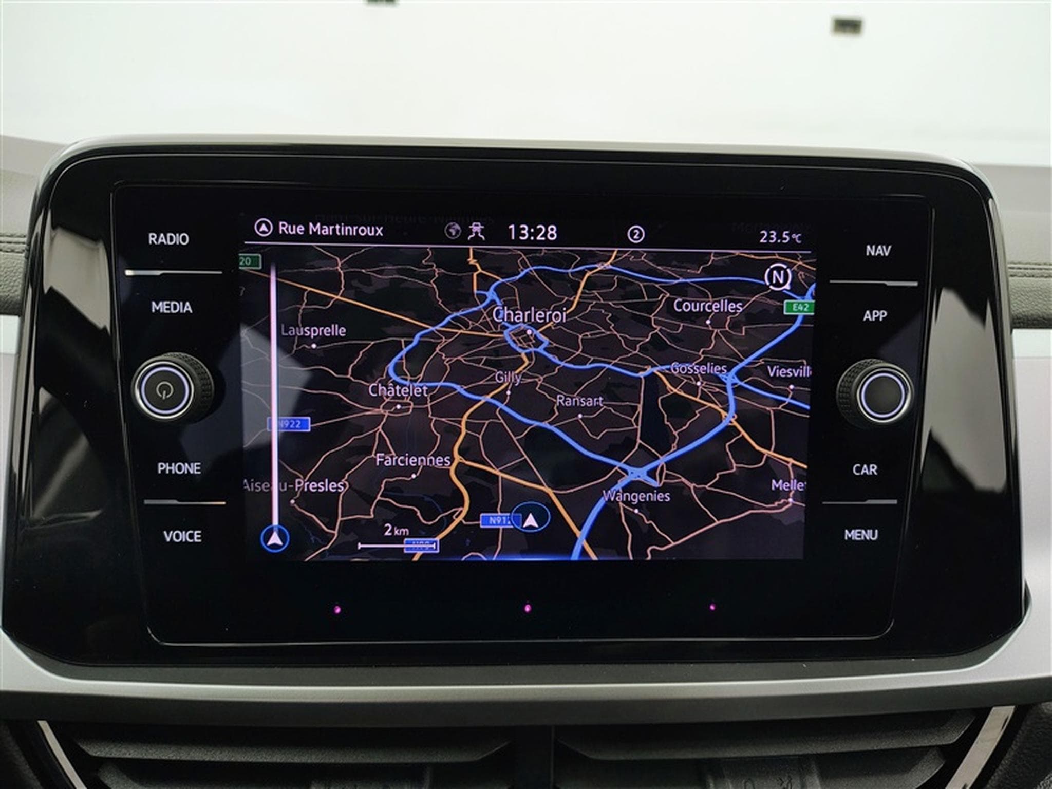 VW T-Roc 1.0 TSI Style NAVI / CARPLAY / FULL LED (2022) - Photo 11