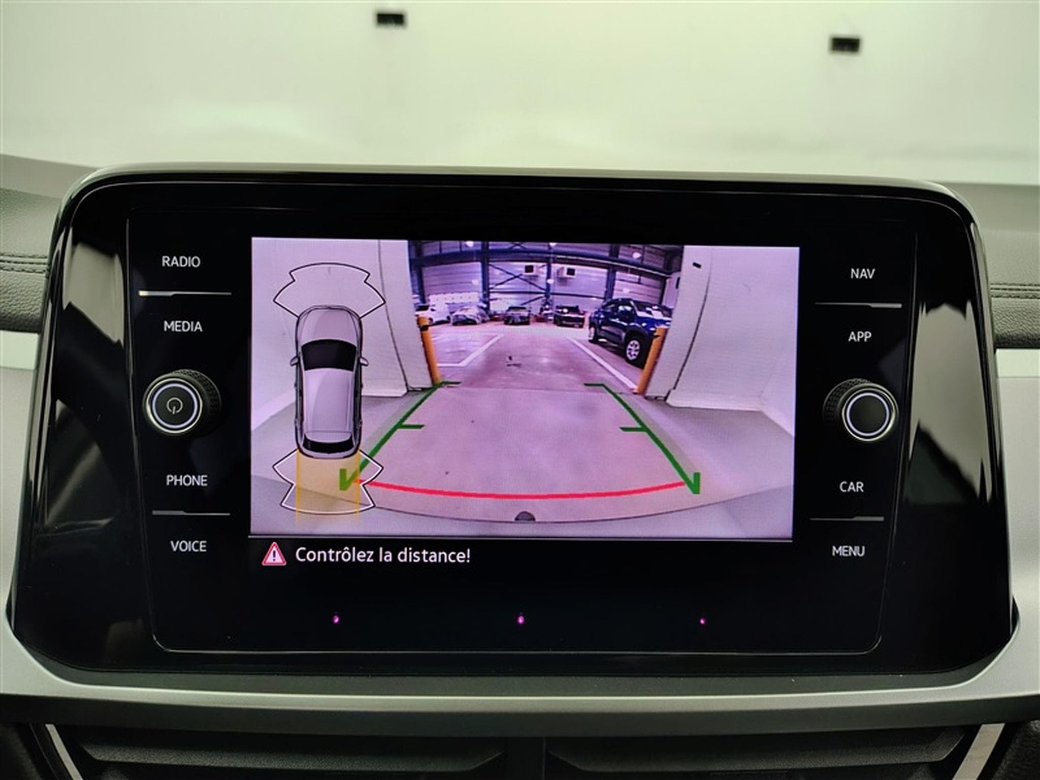VW T-Roc 1.0 TSI Style NAVI / CARPLAY / FULL LED (2022) - Photo 18