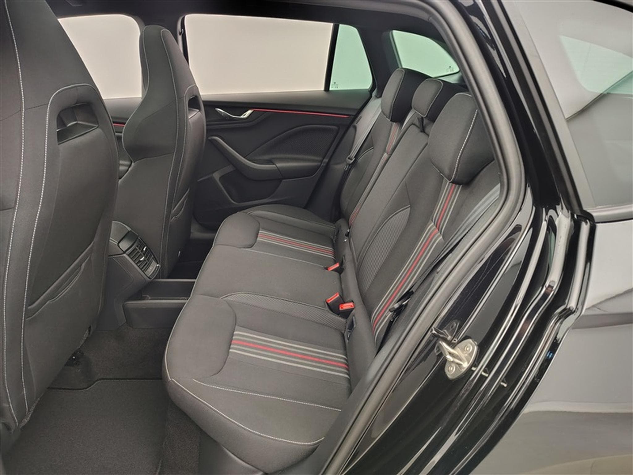 Skoda Scala 1.0 TSI MonteCarlo DSG *NAVI/FULL LED/T.PANO/CAM/JA18* (2024) - Photo 13