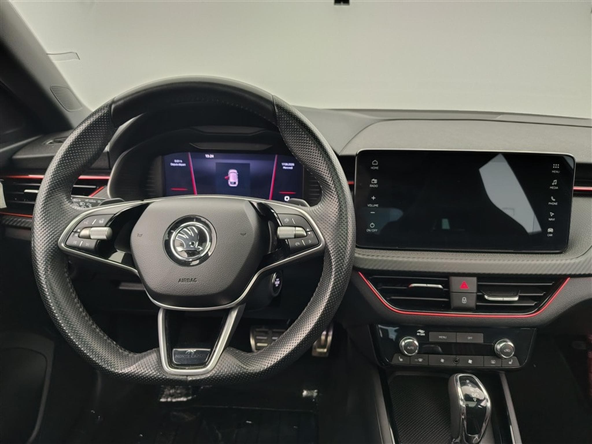 Skoda Scala 1.0 TSI MonteCarlo DSG *NAVI/FULL LED/T.PANO/CAM/JA18* (2024) - Photo 9