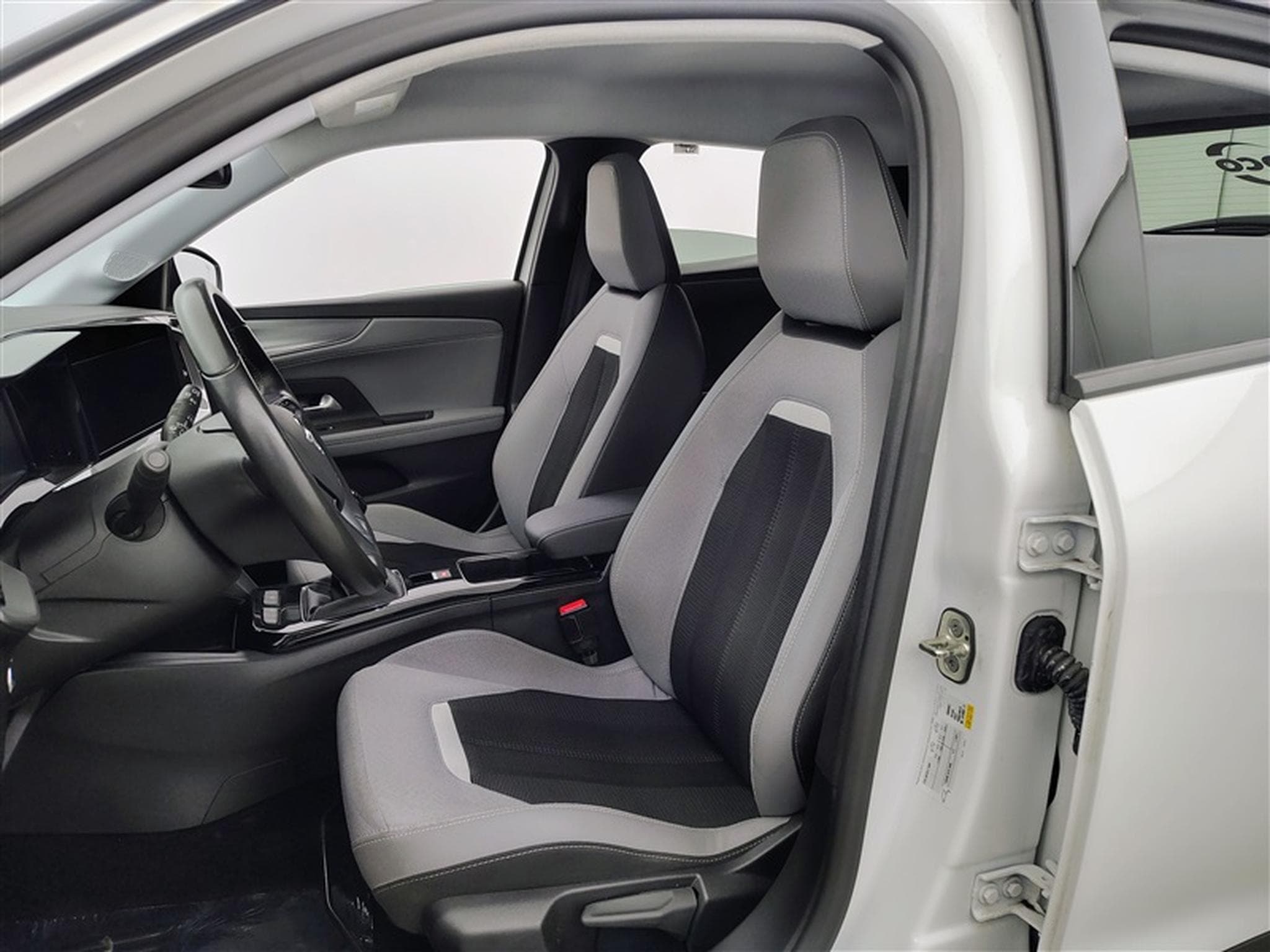 Opel Mokka 1.2 Turbo Elegance S/S (EU6.4) (2023) - Photo 7
