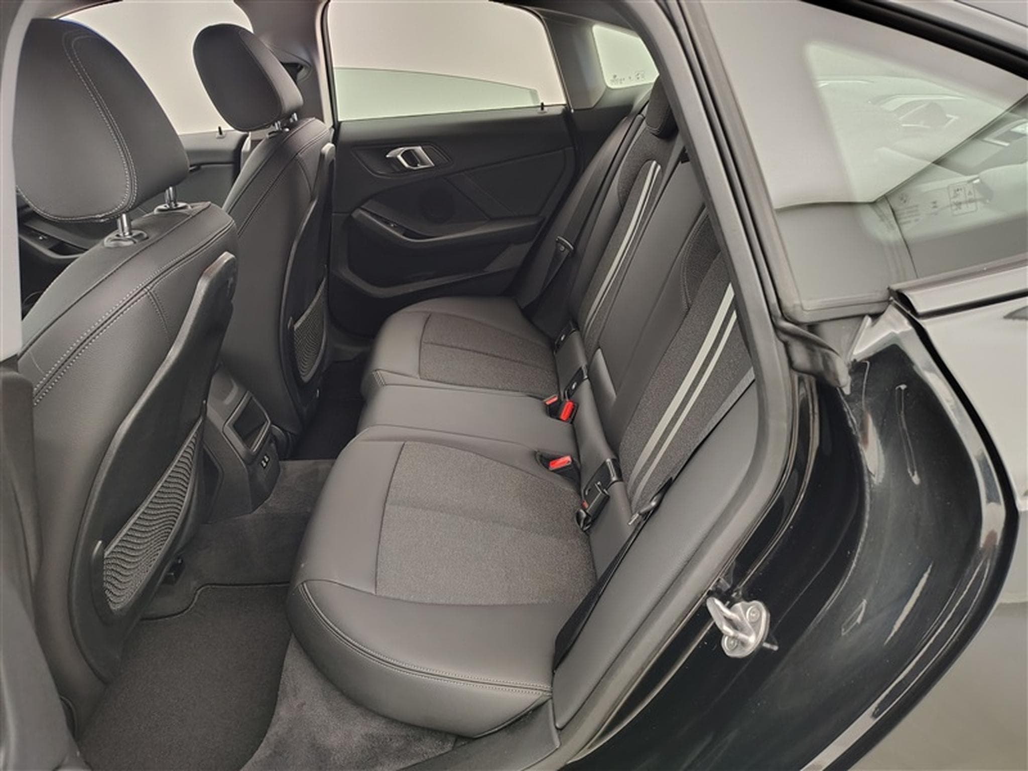 BMW 218 iA GranCoupé Sportline NAVI / FULL LED / S-CUIR (2023) - Photo 13
