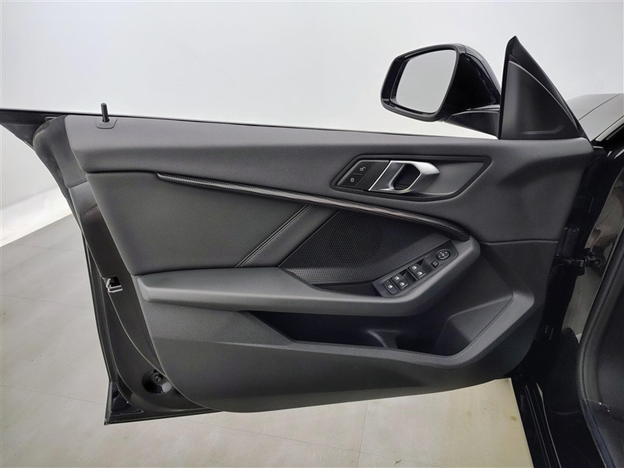 BMW 218 iA GranCoupé Sportline NAVI / FULL LED / S-CUIR (2023) - Photo 17