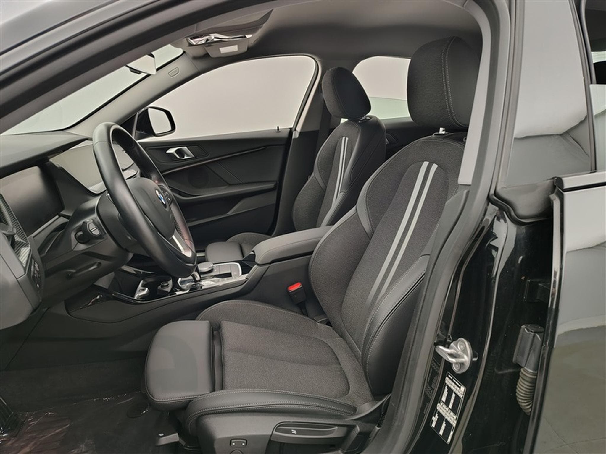 BMW 218 iA GranCoupé Sportline NAVI / FULL LED / S-CUIR (2023) - Photo 7