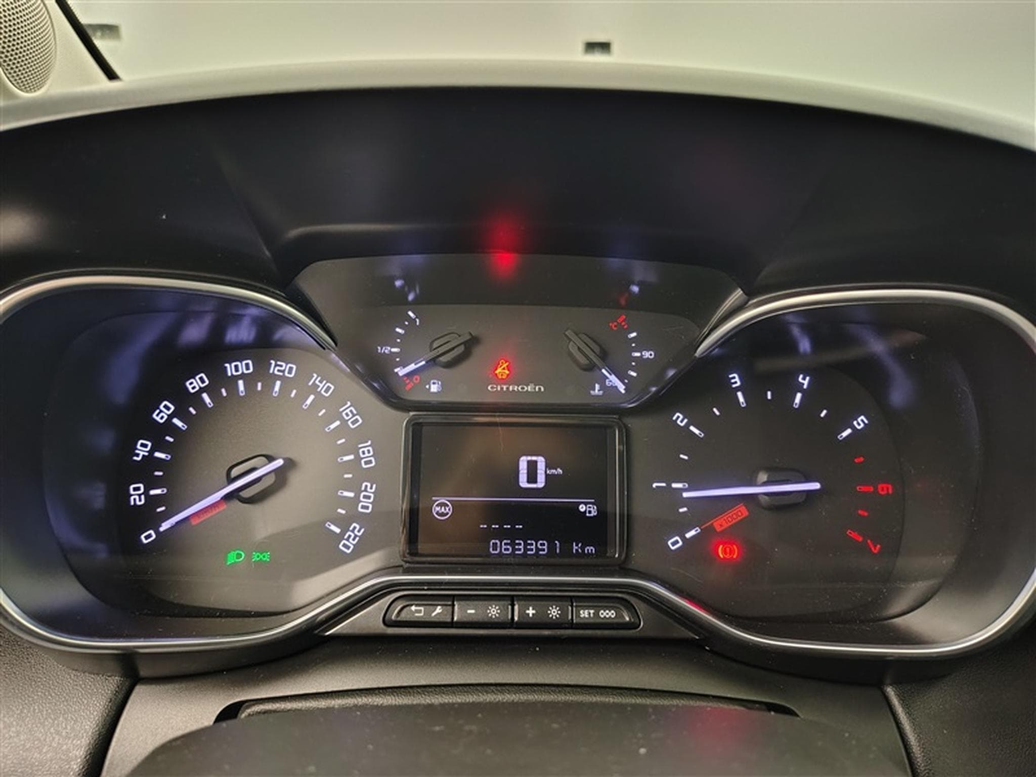 Citroen C3 Aircross 1.5 BlueHDi Shine S&S (EU6.4) (2023) - Photo 10