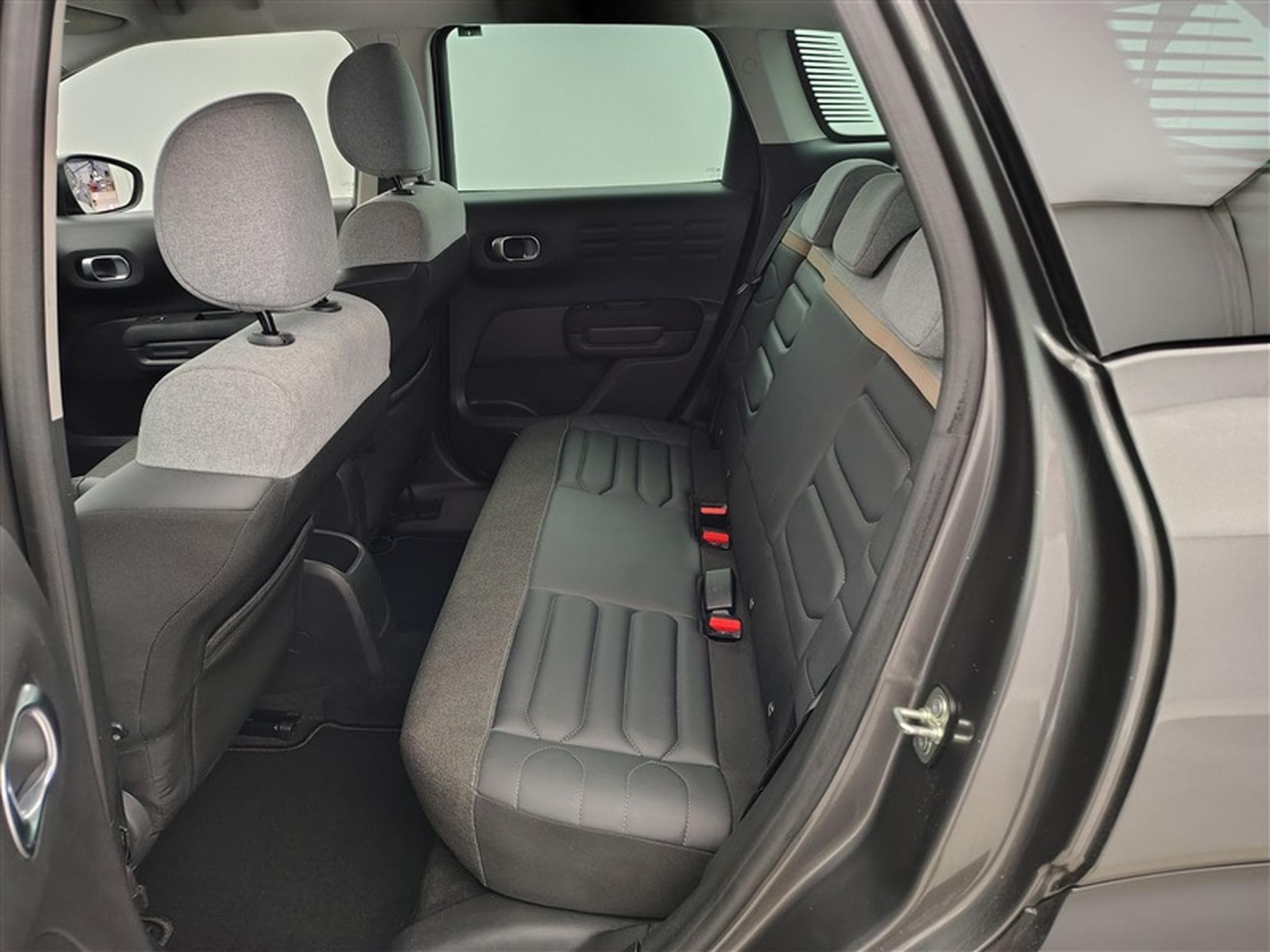 Citroen C3 Aircross 1.5 BlueHDi Shine S&S (EU6.4) (2023) - Photo 13