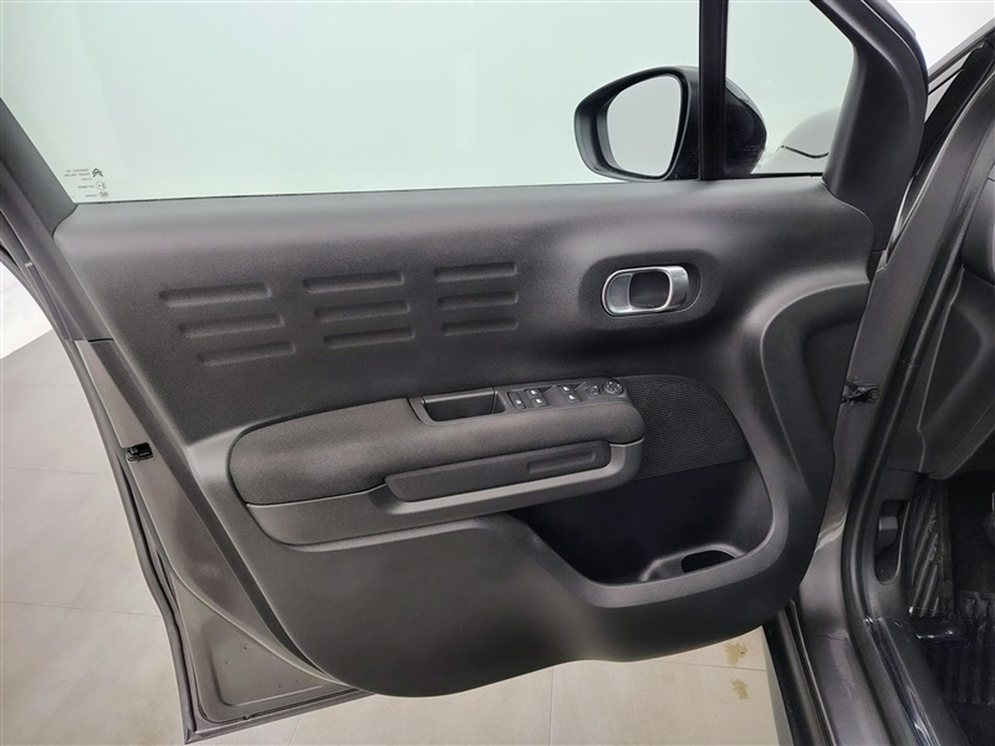 Citroen C3 Aircross 1.5 BlueHDi Shine S&S (EU6.4) (2023) - Photo 16