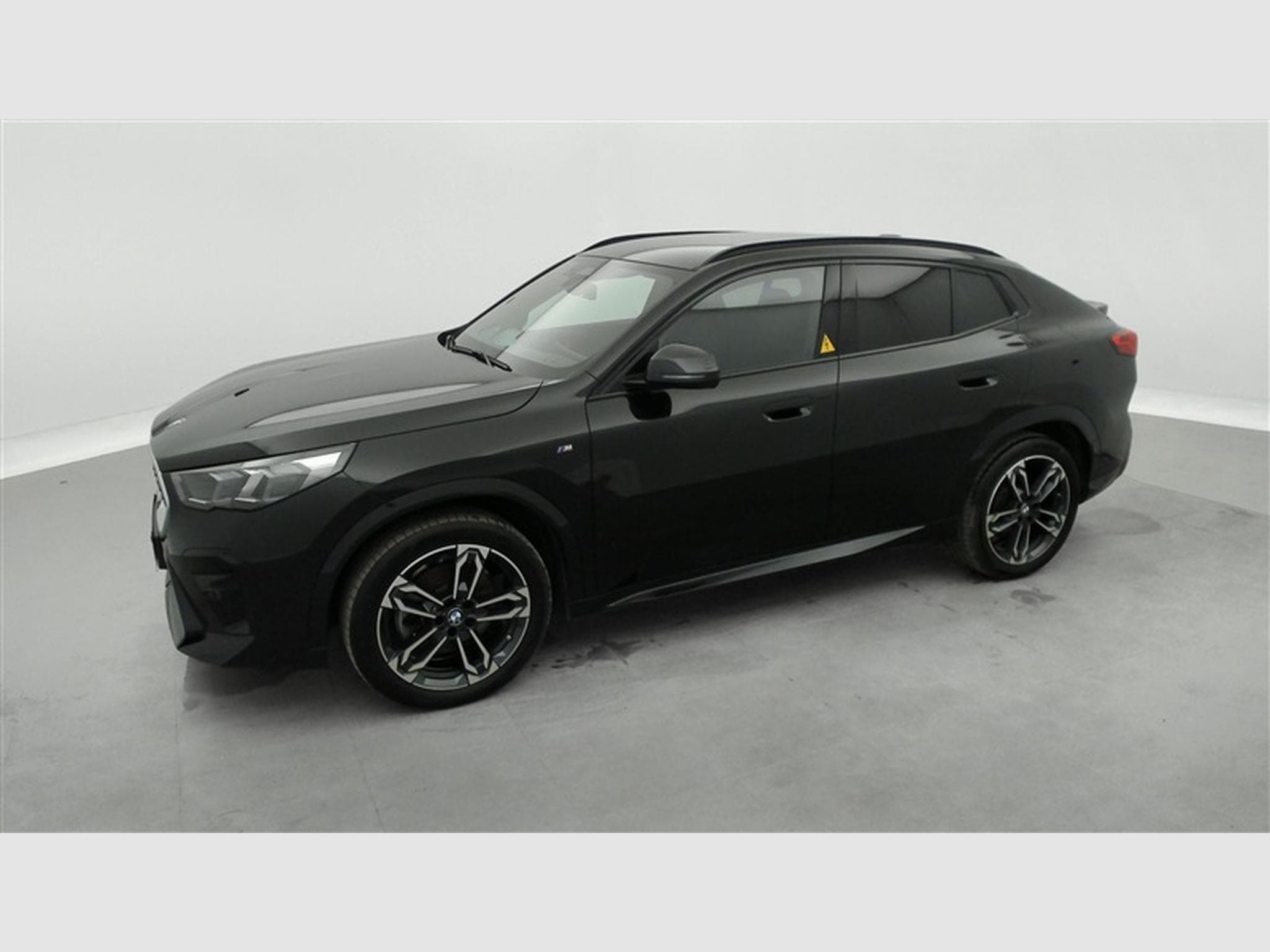 BMW X2 1.5iA sDrive20 Pack M NAVI / FULL LED / CAMERA / JA 18" (2024) - Photo 23