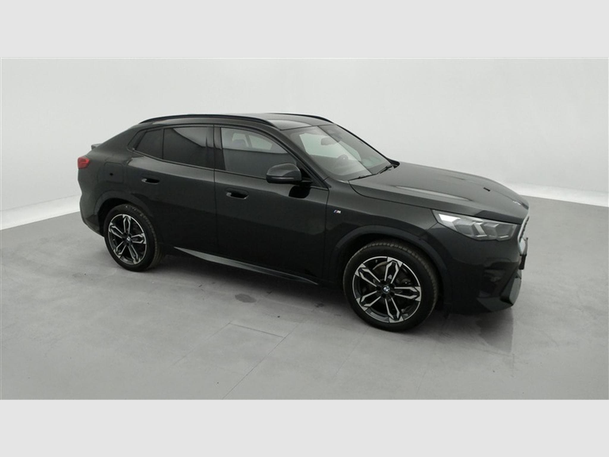 BMW X2 1.5iA sDrive20 Pack M NAVI / FULL LED / CAMERA / JA 18" (2024) - Photo 25
