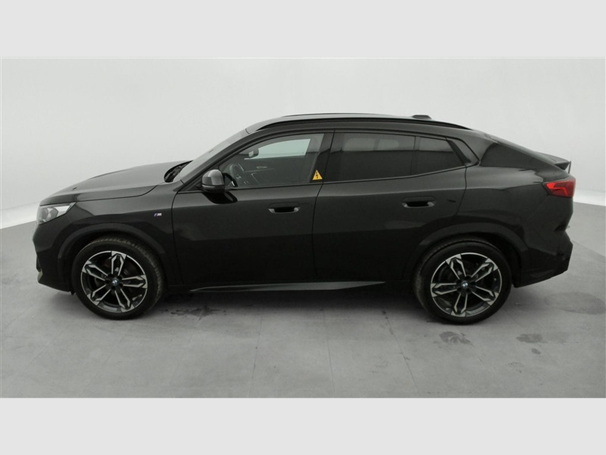 BMW X2 1.5iA sDrive20 Pack M NAVI / FULL LED / CAMERA / JA 18" (2024) - Photo 3