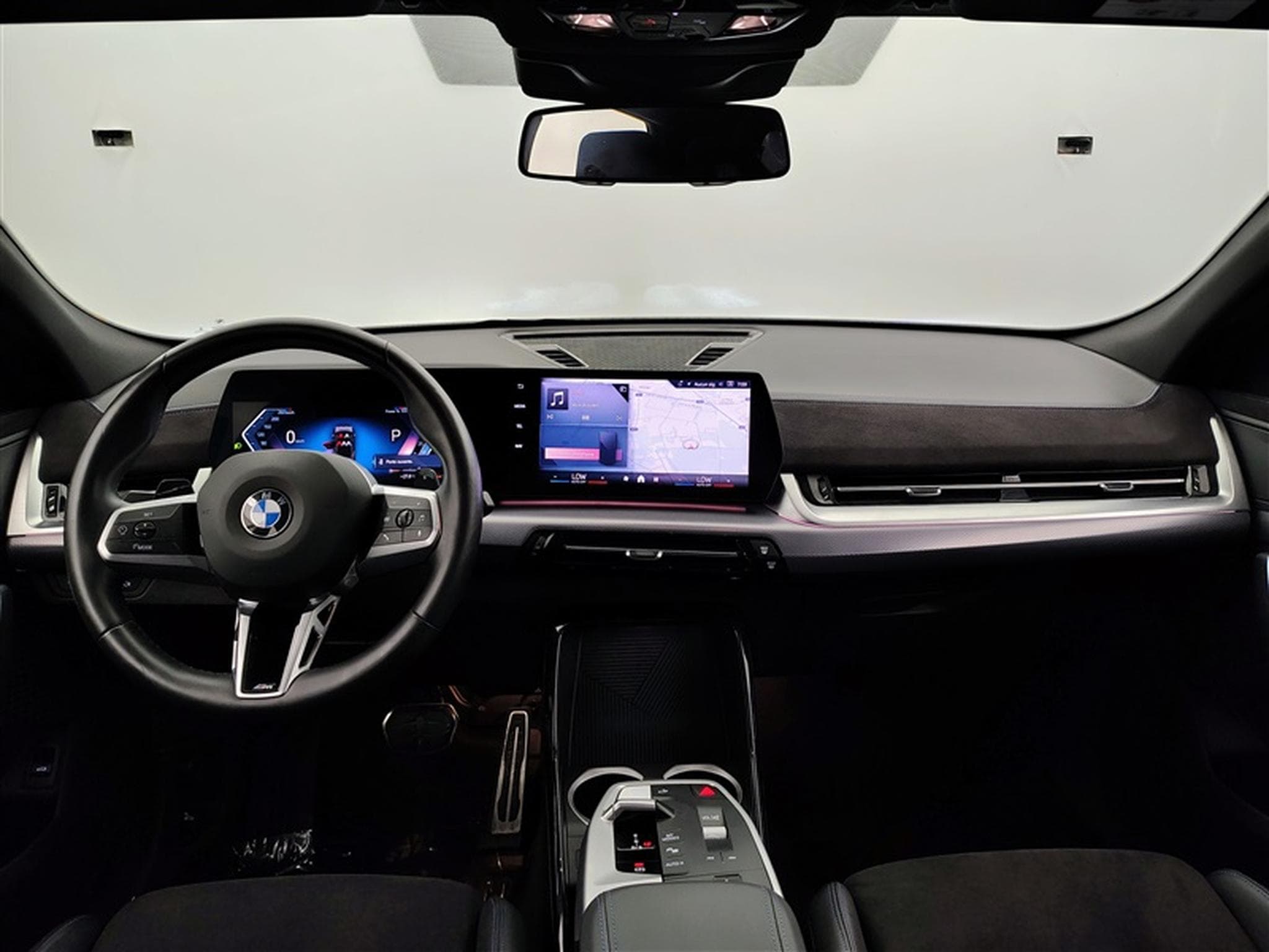 BMW X2 1.5iA sDrive20 Pack M NAVI / FULL LED / CAMERA / JA 18" (2024) - Photo 8