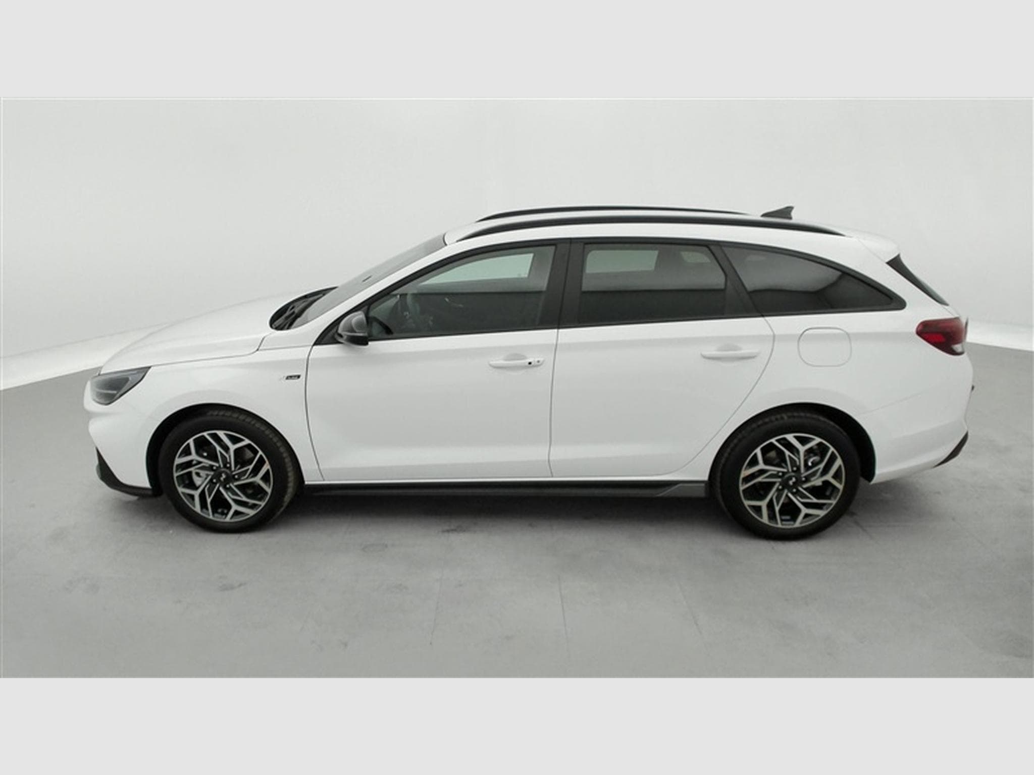 Hyundai i30 Combi 1.0 T-GDi 115cv N-Line NAVI / FULL LED / CAMERA / JA17 (2026) - Photo 3