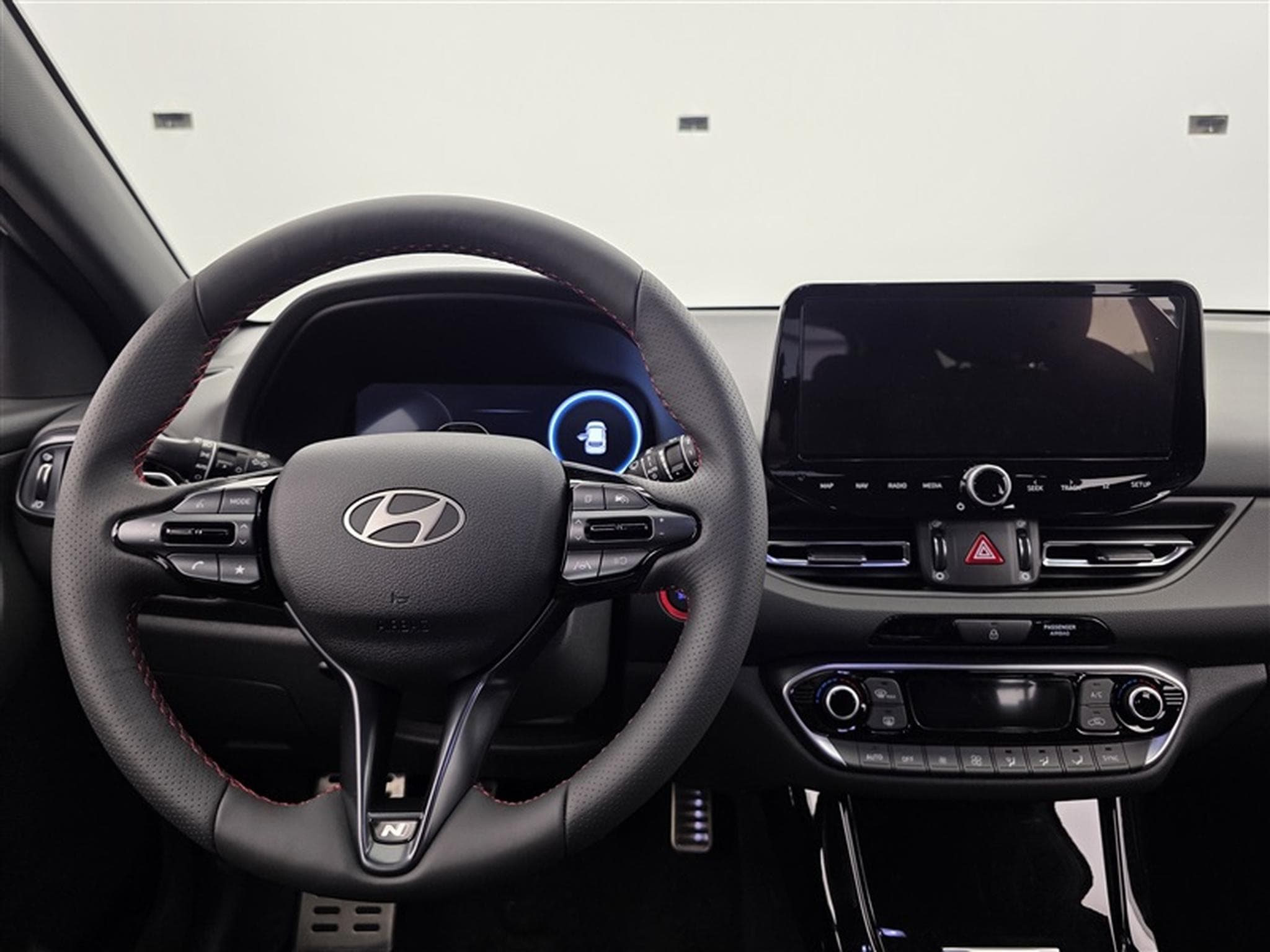 Hyundai i30 Combi 1.0 T-GDi 115cv N-Line NAVI / FULL LED / CAMERA / JA17 (2026) - Photo 9