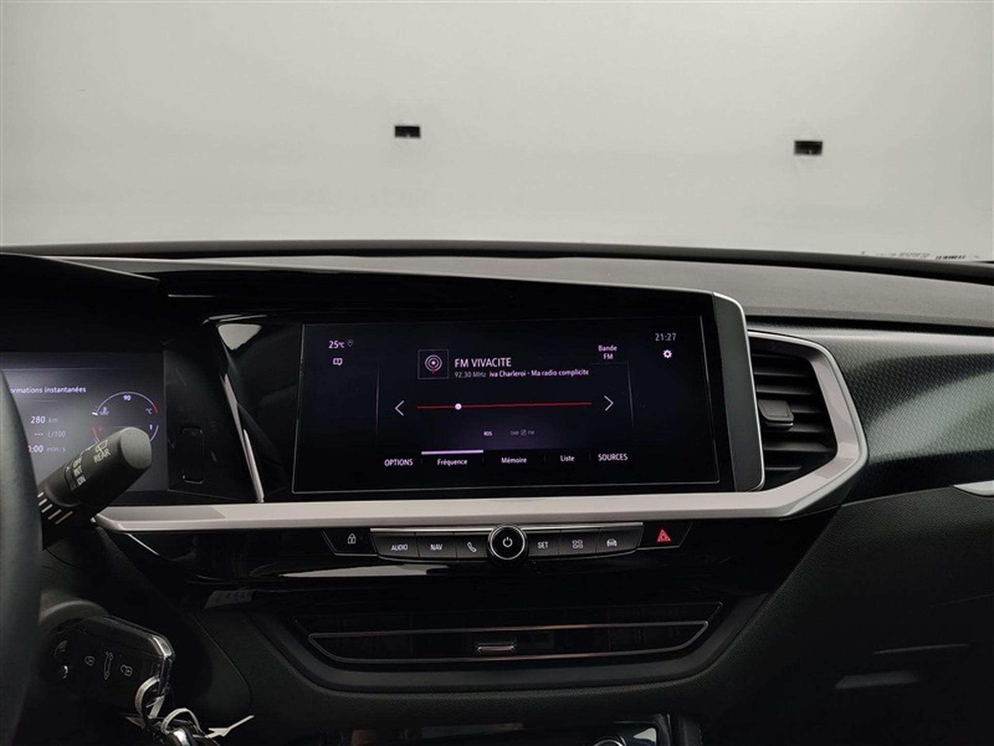 Opel Grandland 1.2 Turbo 130cv GS CARPLAY / FULL LED / CUIR PARTIEL / JA18 (2023) - Photo 11