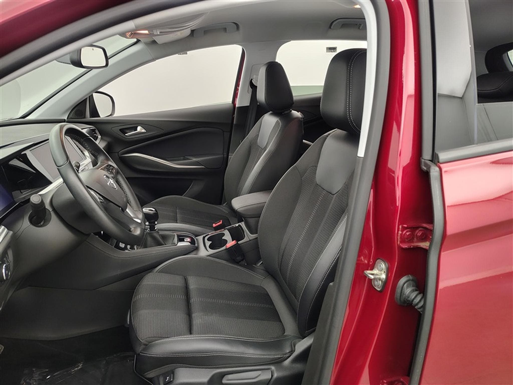 Opel Grandland 1.2 Turbo 130cv GS CARPLAY / FULL LED / CUIR PARTIEL / JA18 (2023) - Photo 7