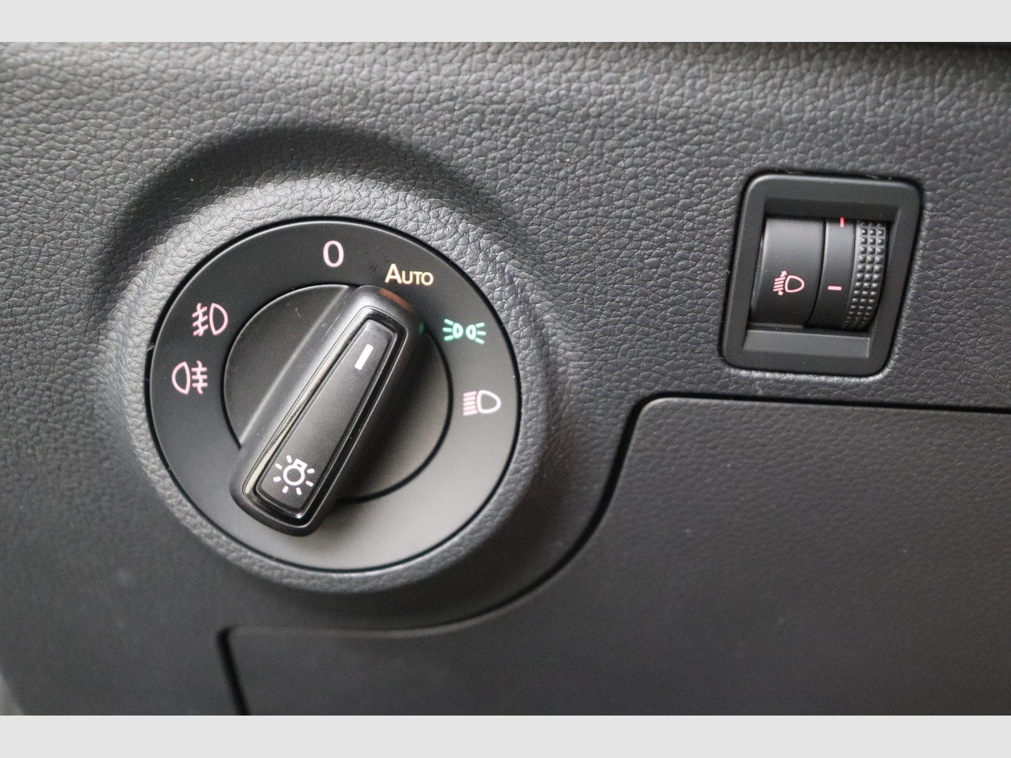 Seat Arona Play Plus (2026) - Photo 18