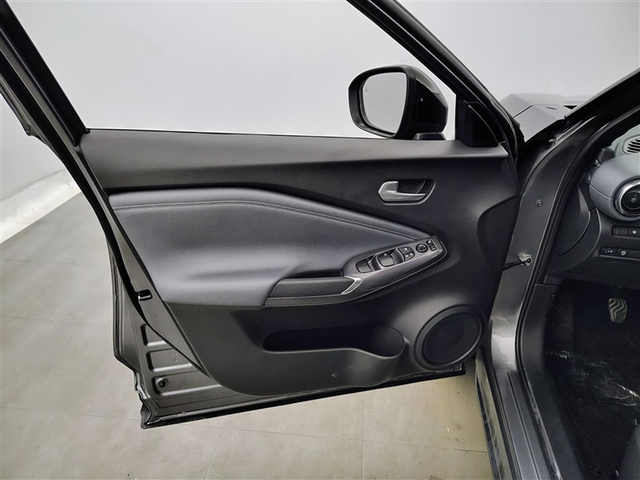 Nissan Juke 1.0 DIG-T 2WD N-Design (EU6AP) (2021) - Photo 17