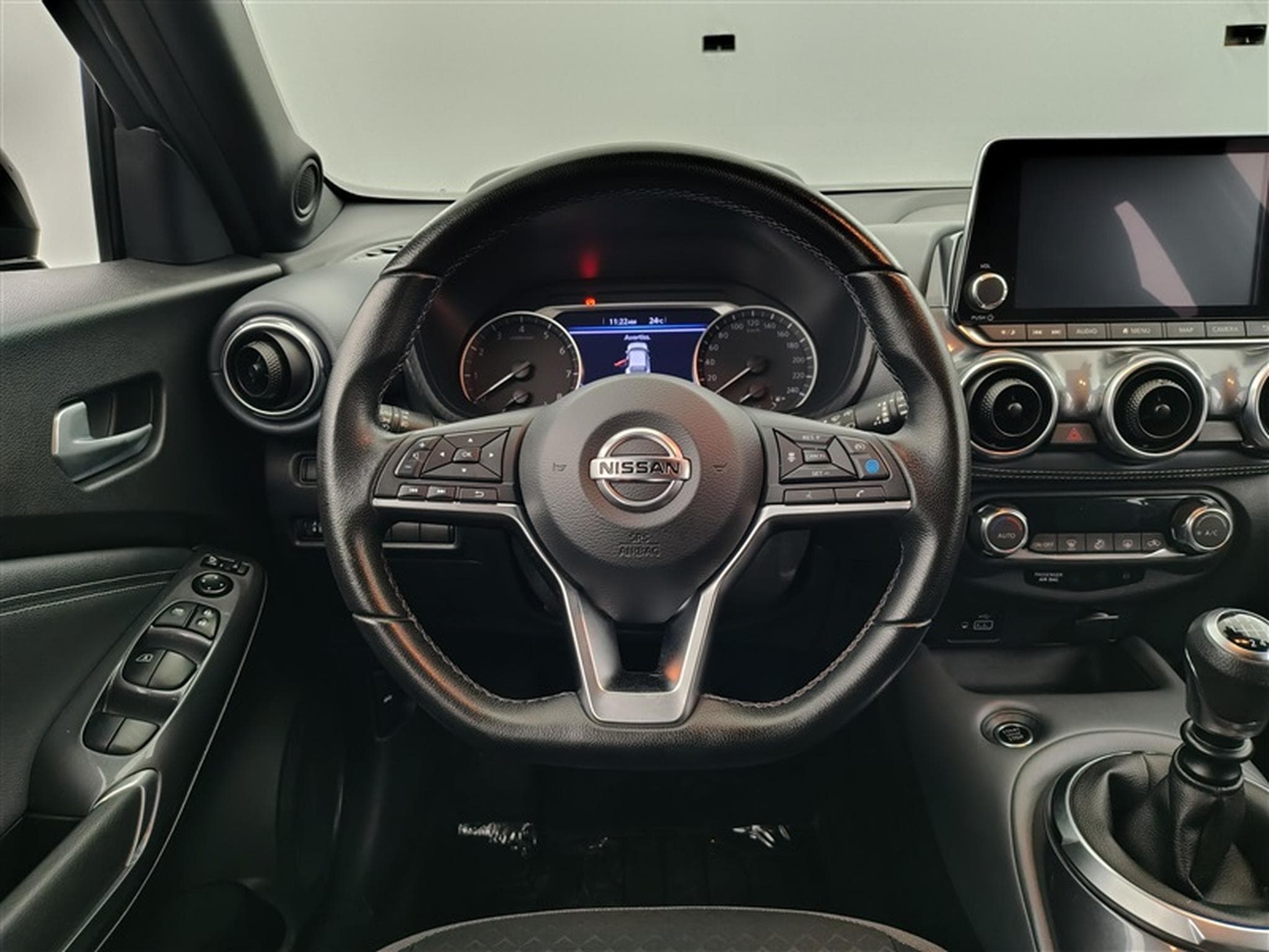 Nissan Juke 1.0 DIG-T 2WD N-Design (EU6AP) (2021) - Photo 9